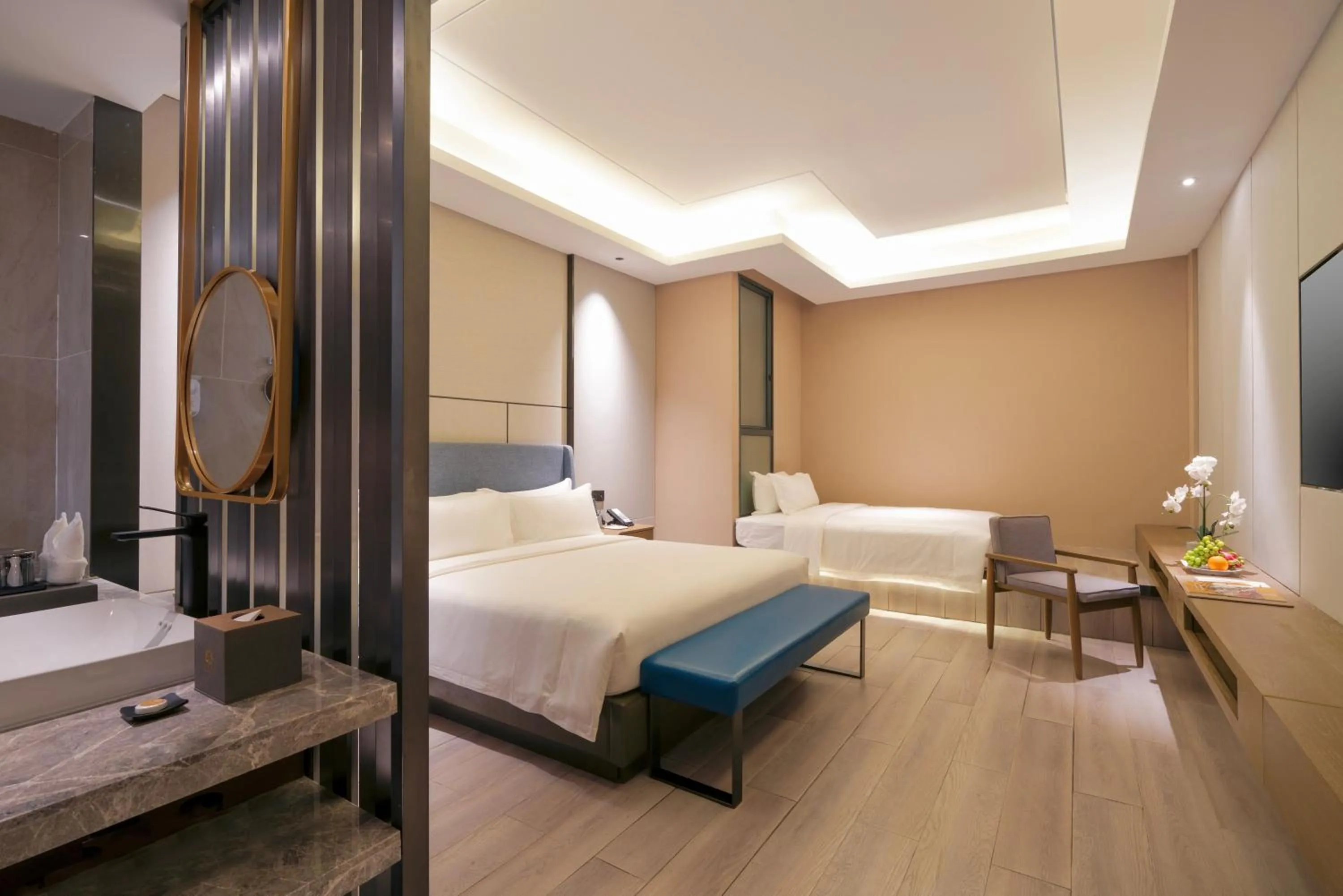 Bedroom, Bed in DongHu Resort Hotel