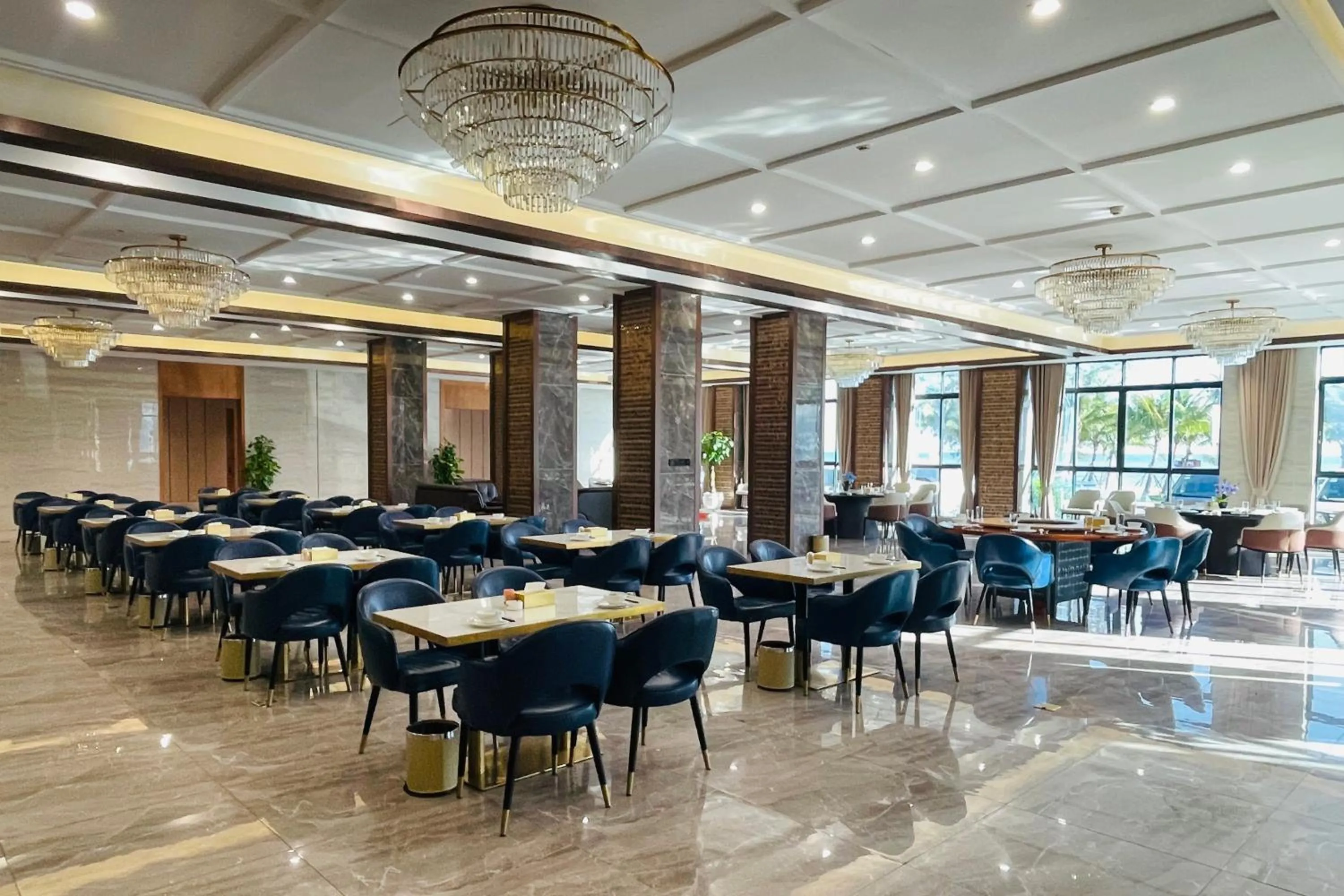 Restaurant/places to eat in DongHu Resort Hotel