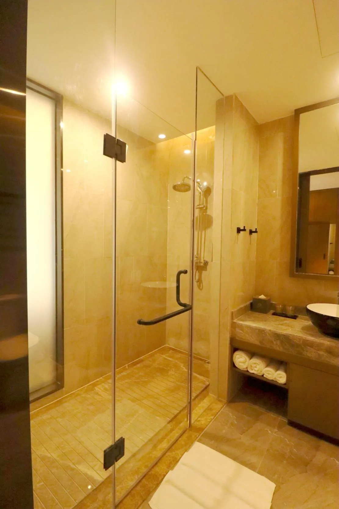 Toilet in DongHu Resort Hotel