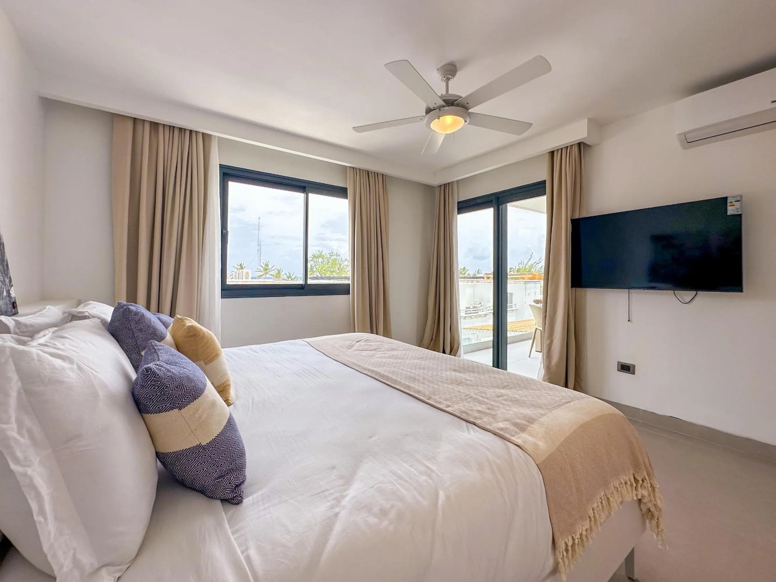 Communal lounge/ TV room, Bed in Beach Homes Punta Cana