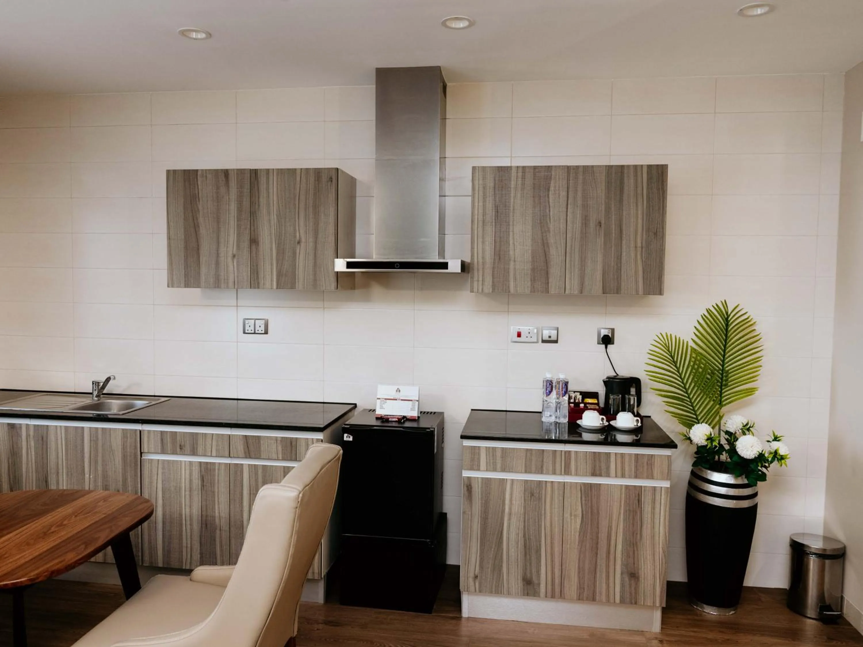 Kitchen or kitchenette in Kingjada Hotels & Apartments
