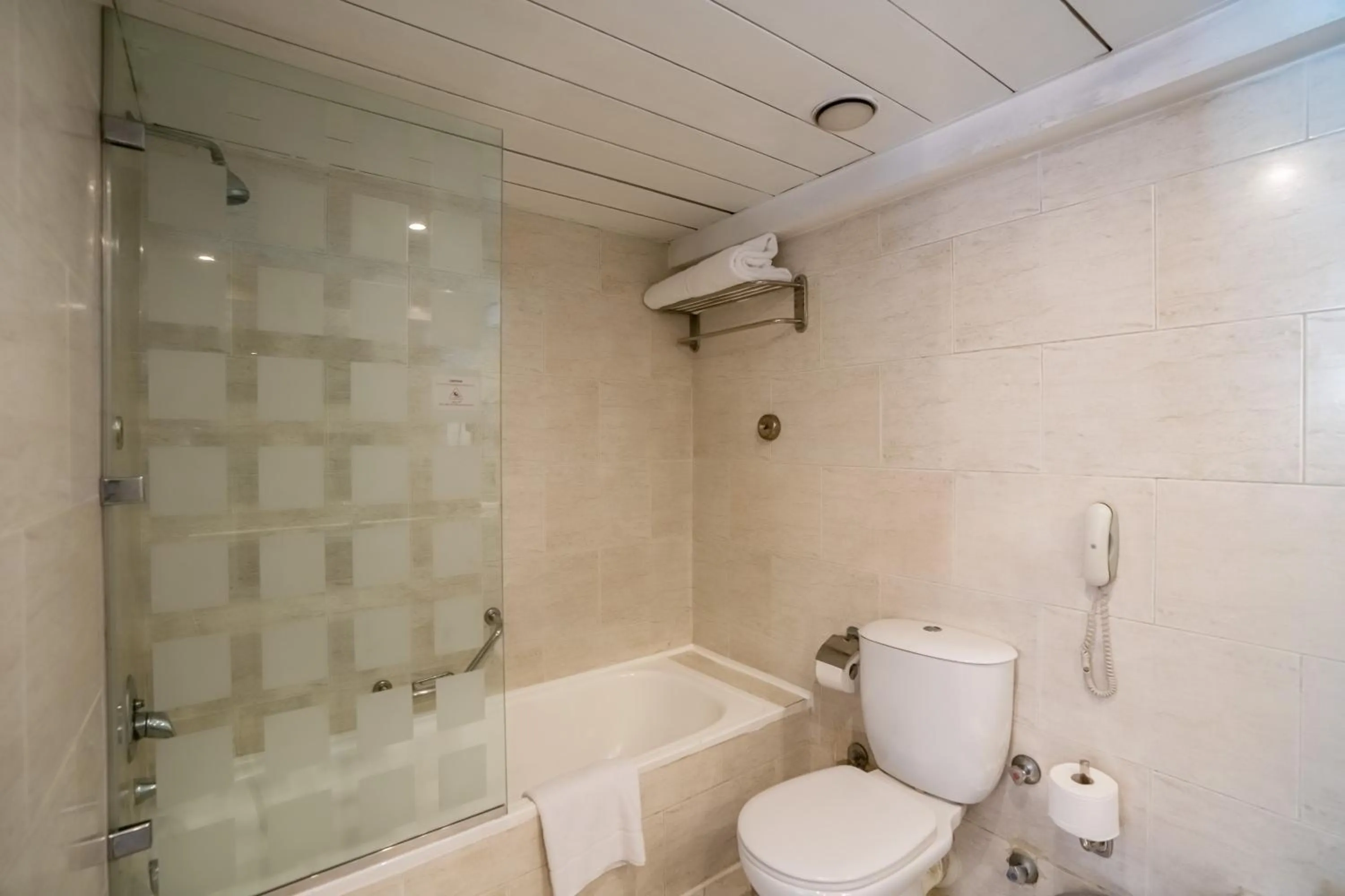 Toilet in Azal Pyramids Hotel