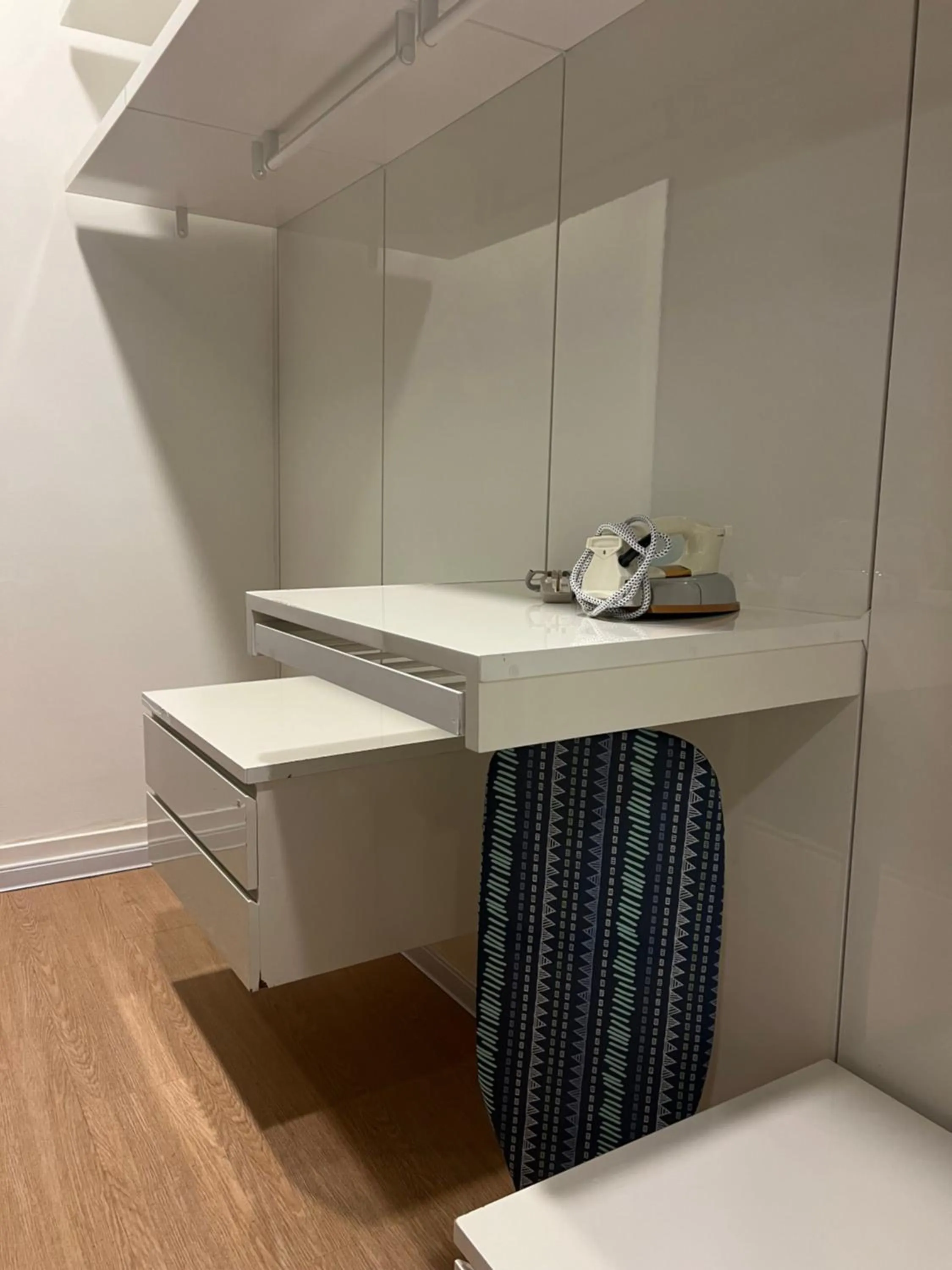 hair dresser in De Sky Platinum Suites KLCC Kuala Lumpur