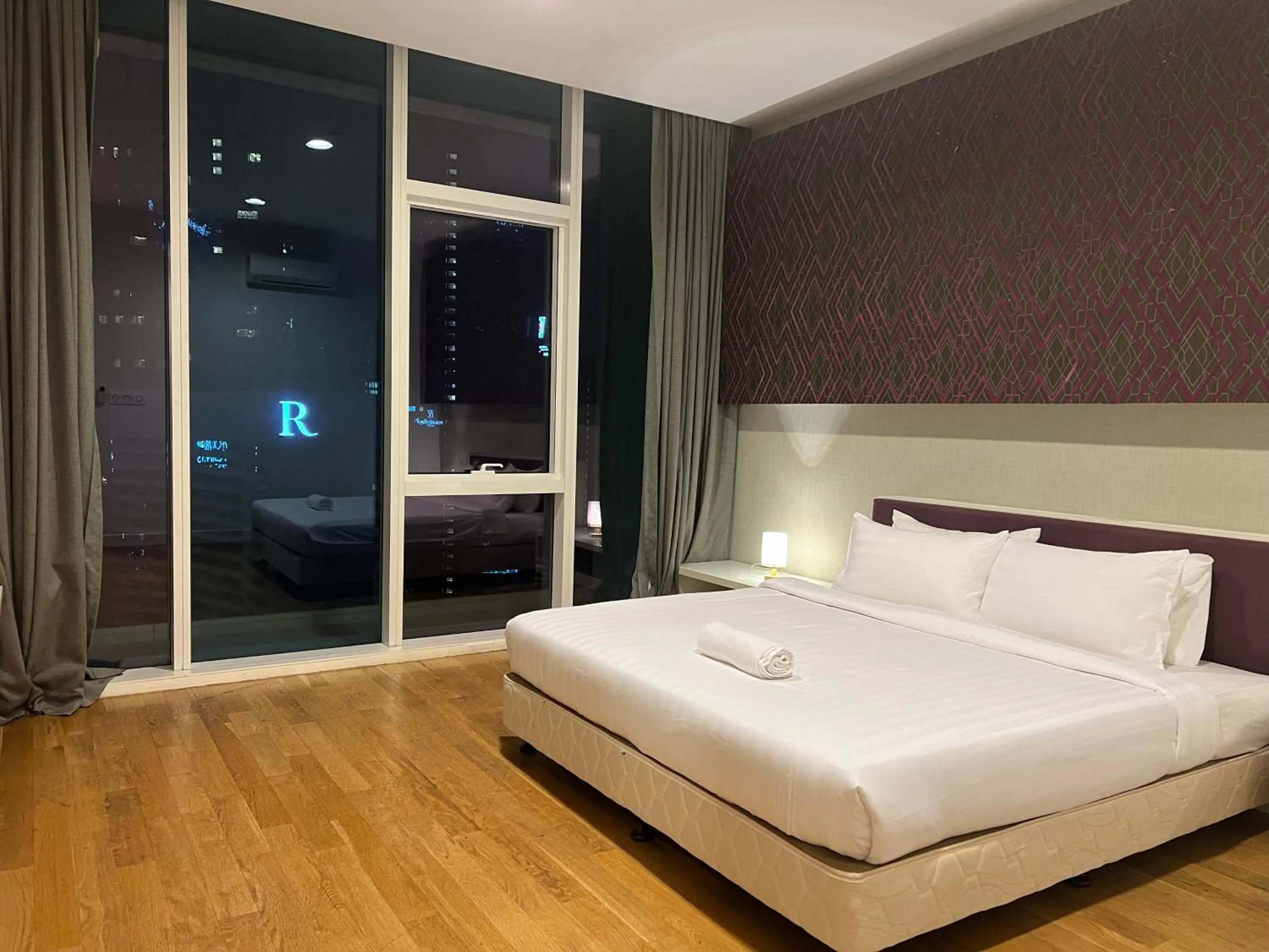 Photo of the whole room in De Sky Platinum Suites KLCC Kuala Lumpur
