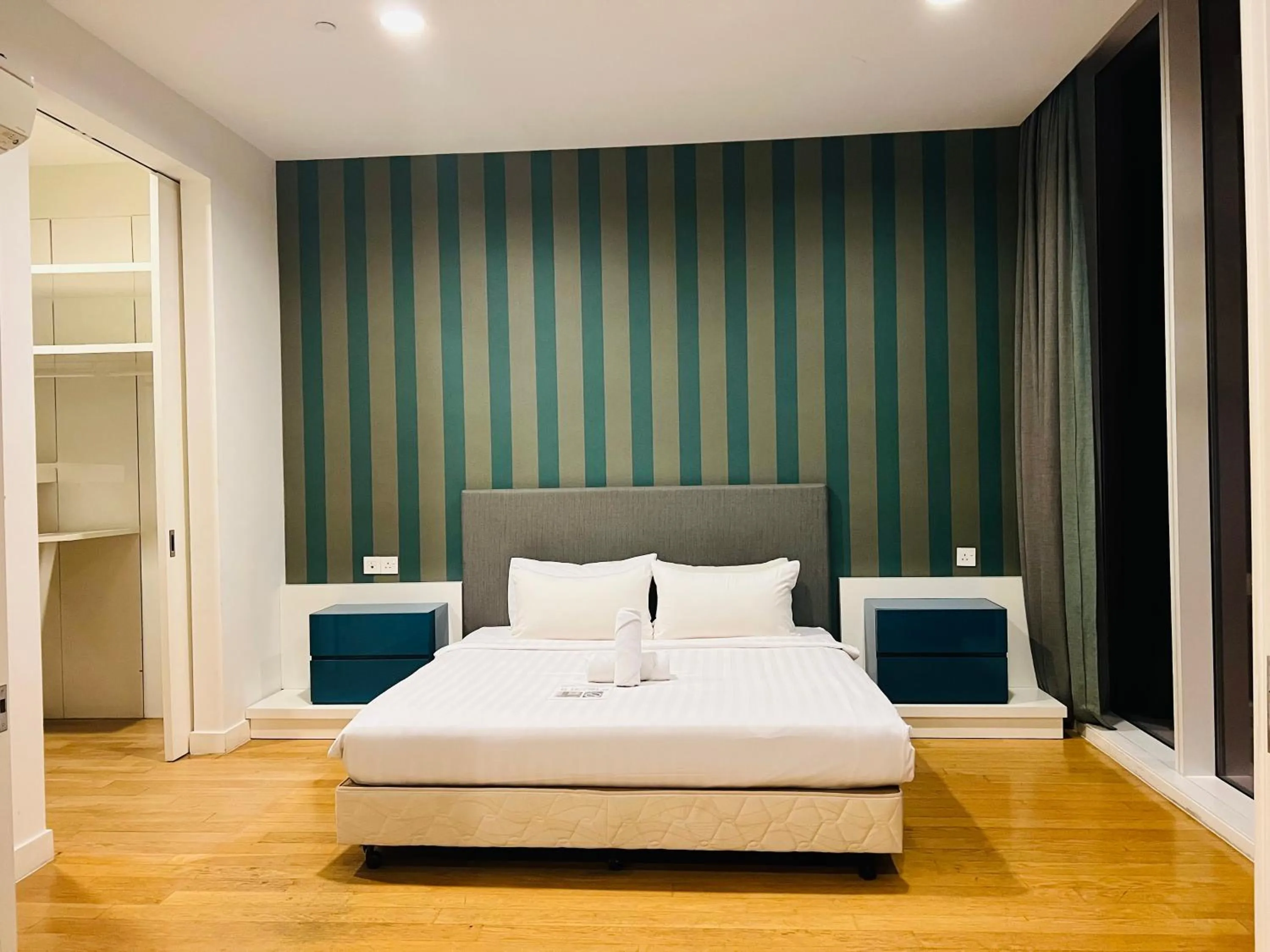 Photo of the whole room in De Sky Platinum Suites KLCC Kuala Lumpur