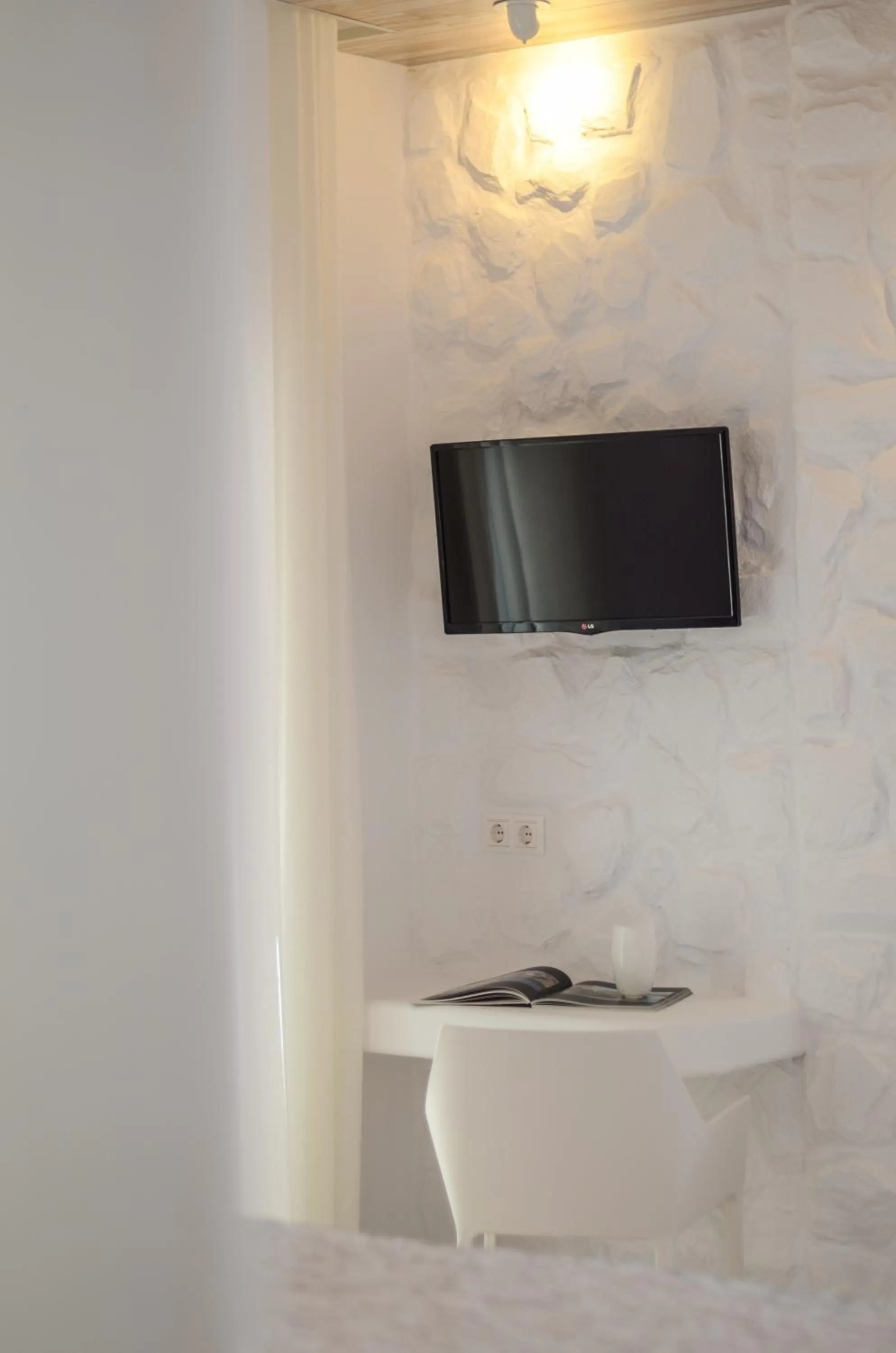 TV and multimedia in Cyano Suites