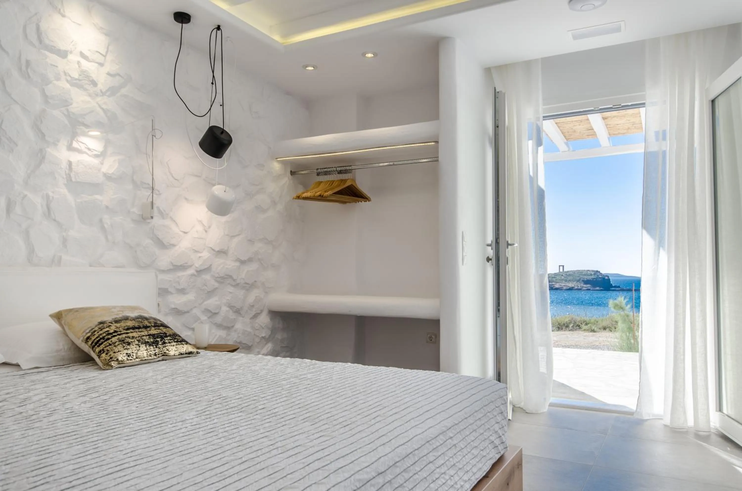 Photo of the whole room, Bed in Cyano Suites