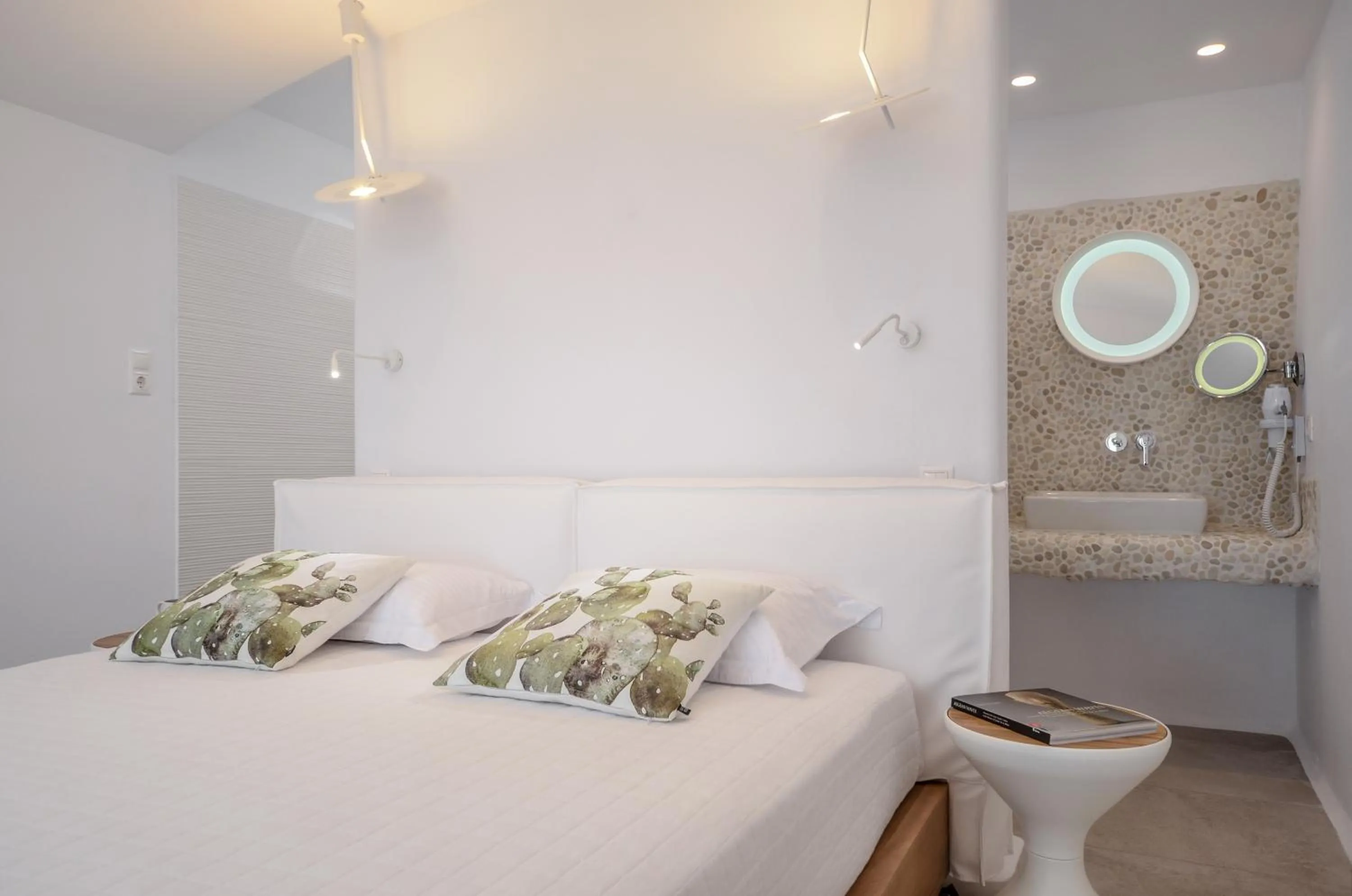 Decorative detail, Bed in Cyano Suites