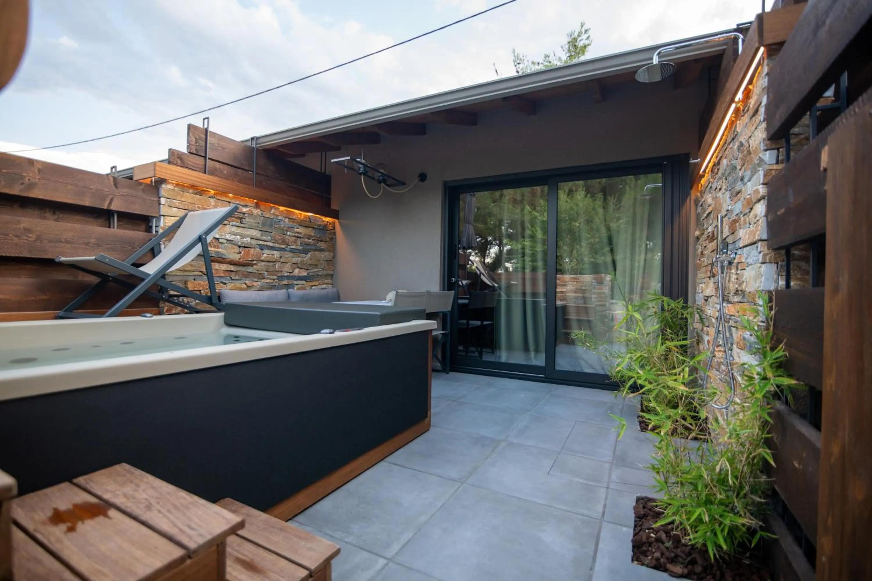 Sylvia Camping & Luxury Suites, Panel Hospitality Homes & Villas