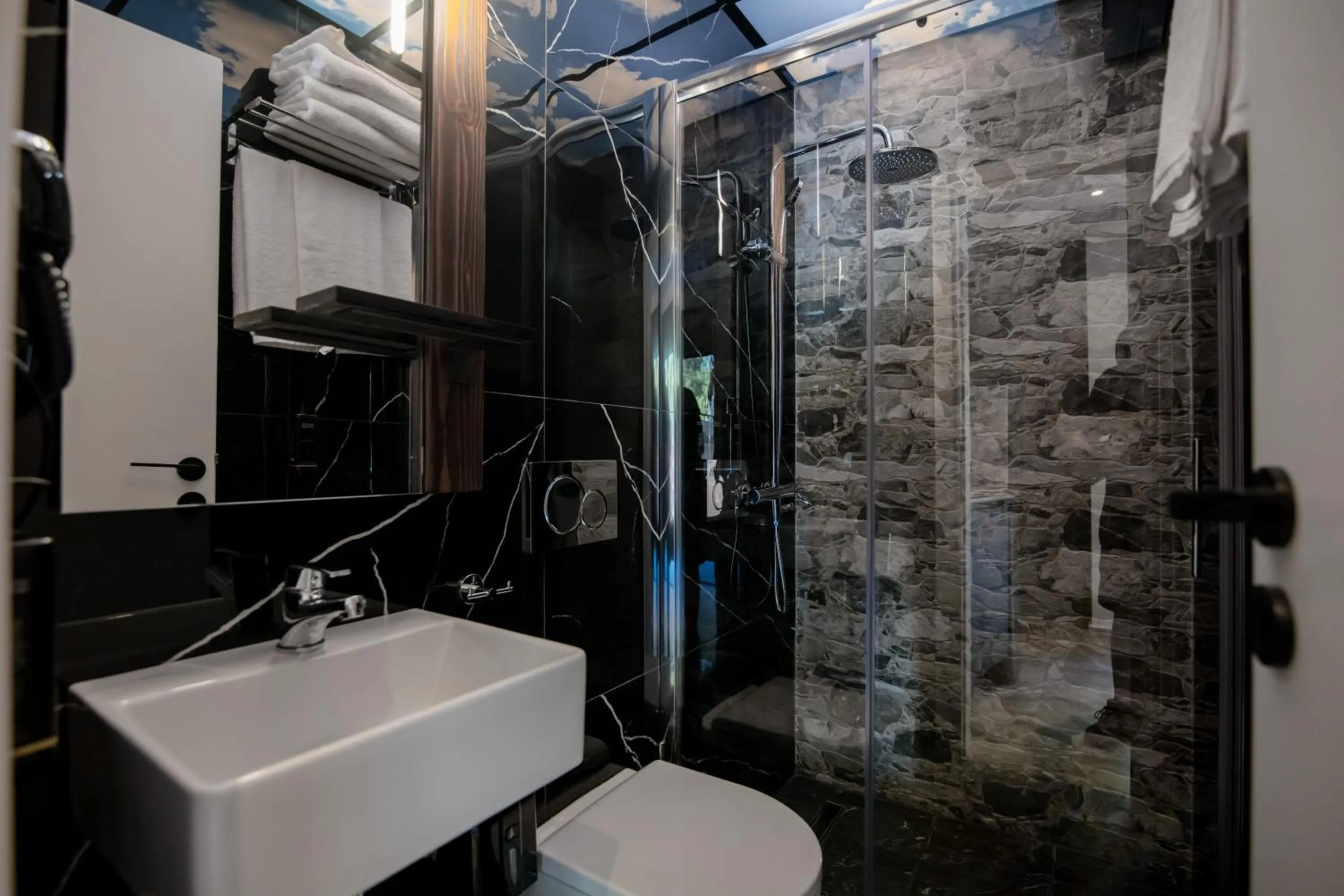 Sylvia Camping & Luxury Suites, Panel Hospitality Homes & Villas