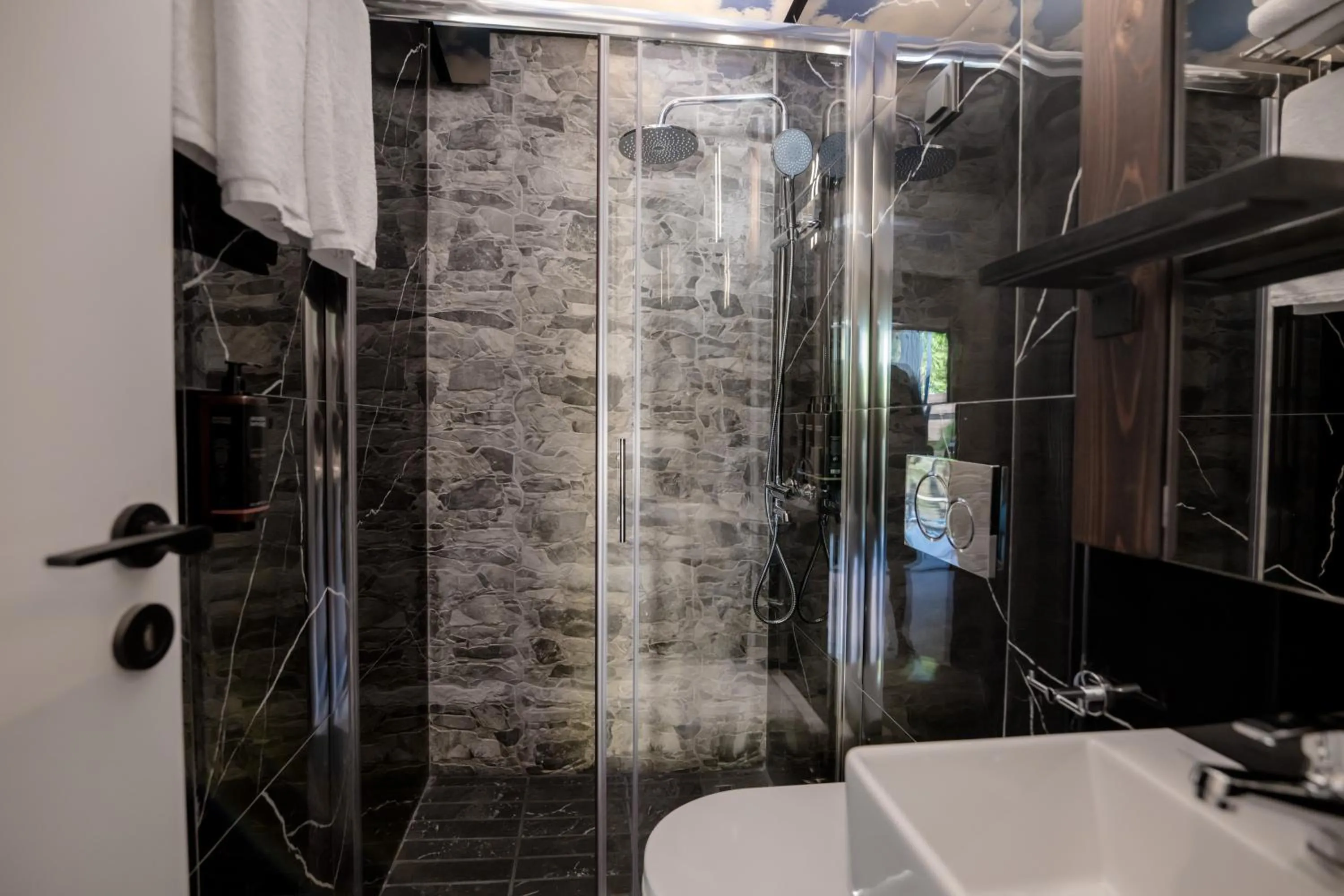 Sylvia Camping & Luxury Suites, Panel Hospitality Homes & Villas