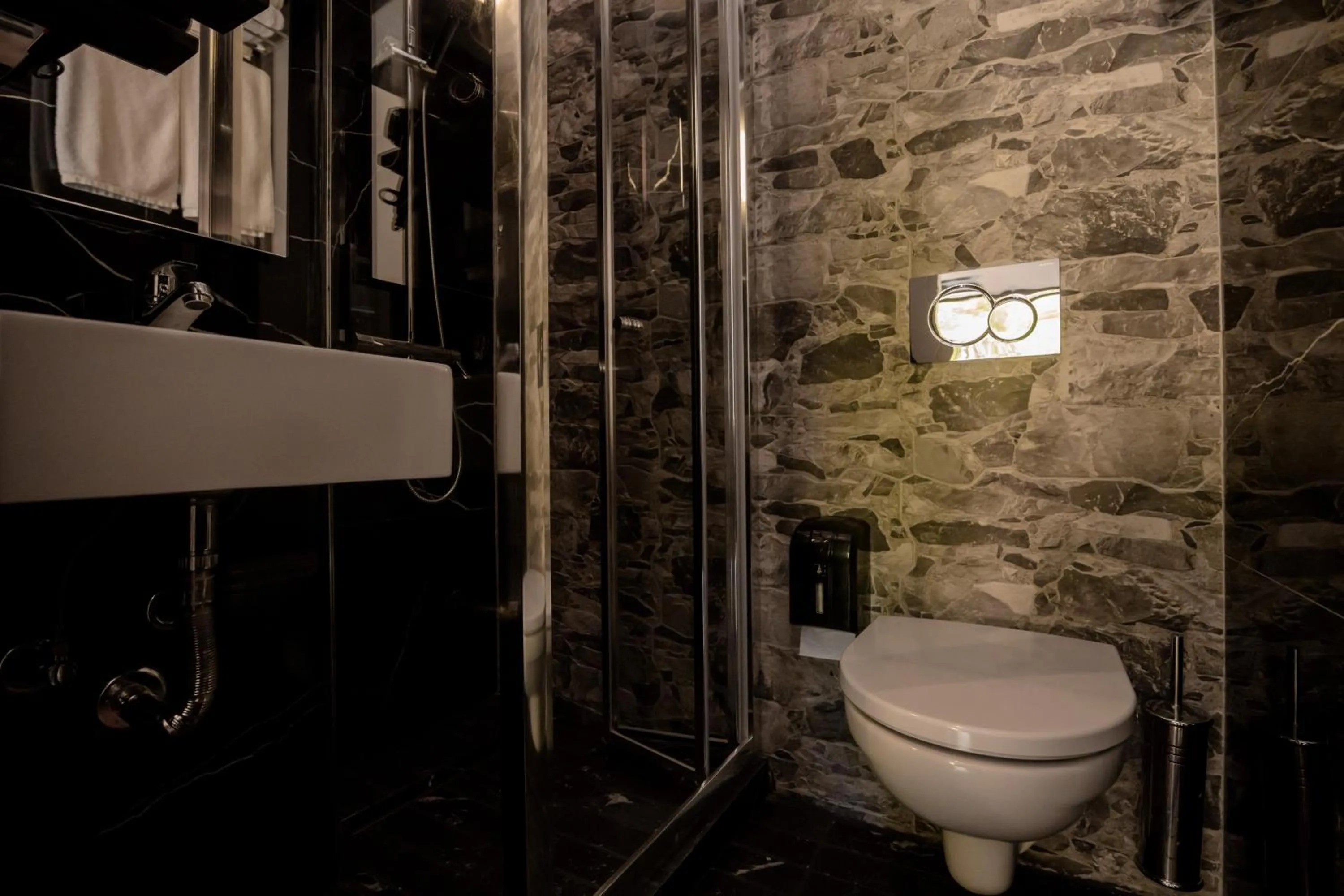 Sylvia Camping & Luxury Suites, Panel Hospitality Homes & Villas