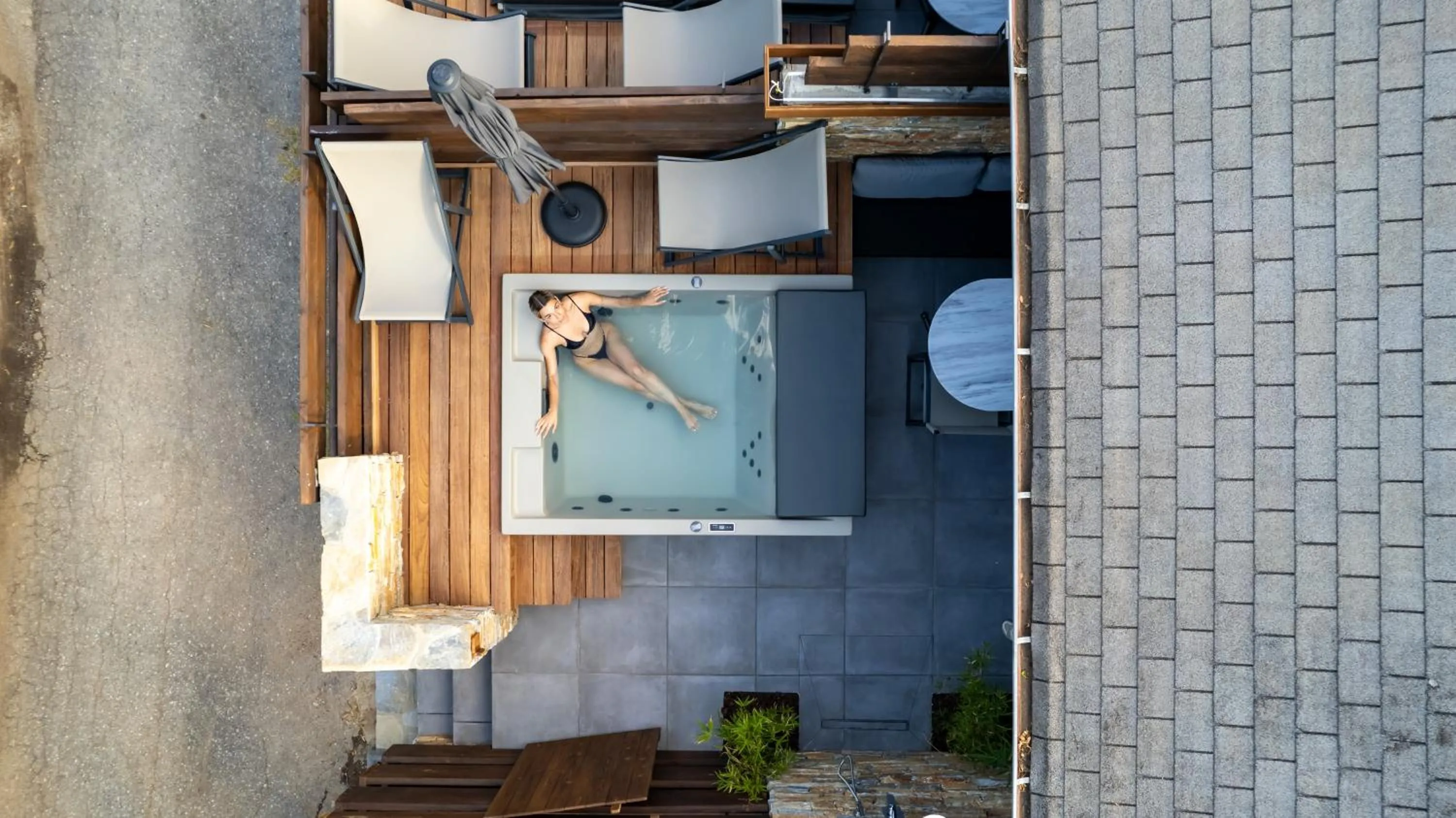 Bath in Sylvia Camping & Luxury Suites, Panel Hospitality Homes & Villas