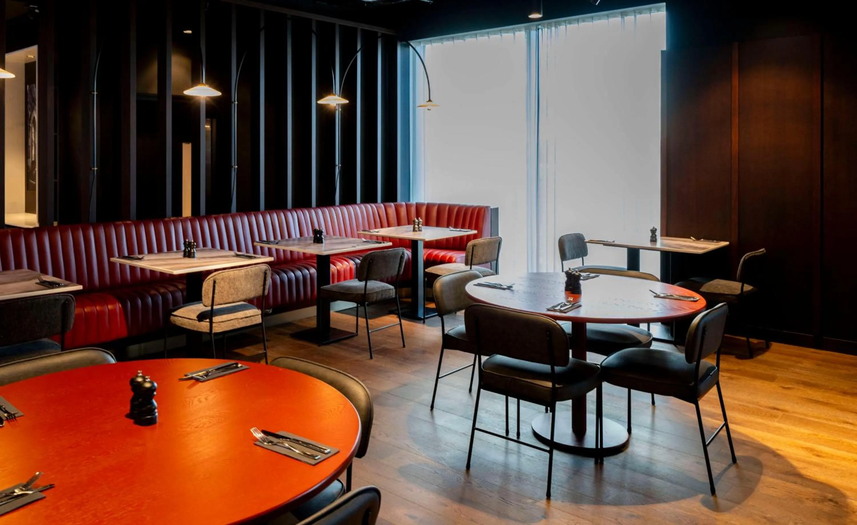 Lounge or bar in Radisson RED Galway