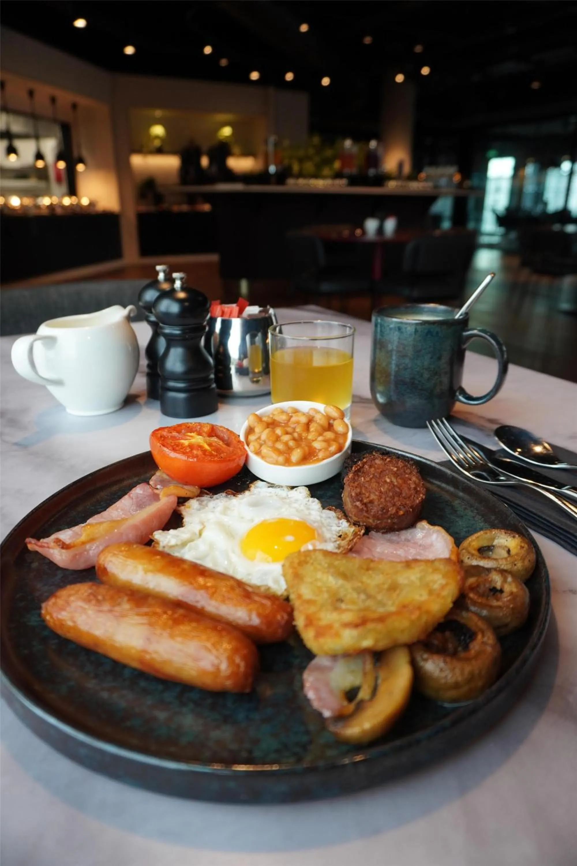 Food and drinks in Radisson RED Galway