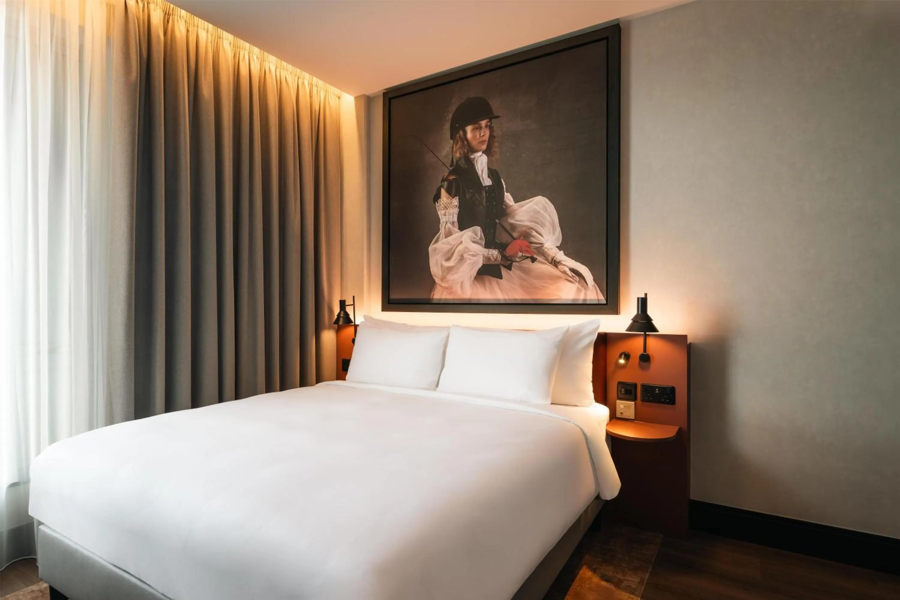 Bedroom, Bed in Radisson RED Galway