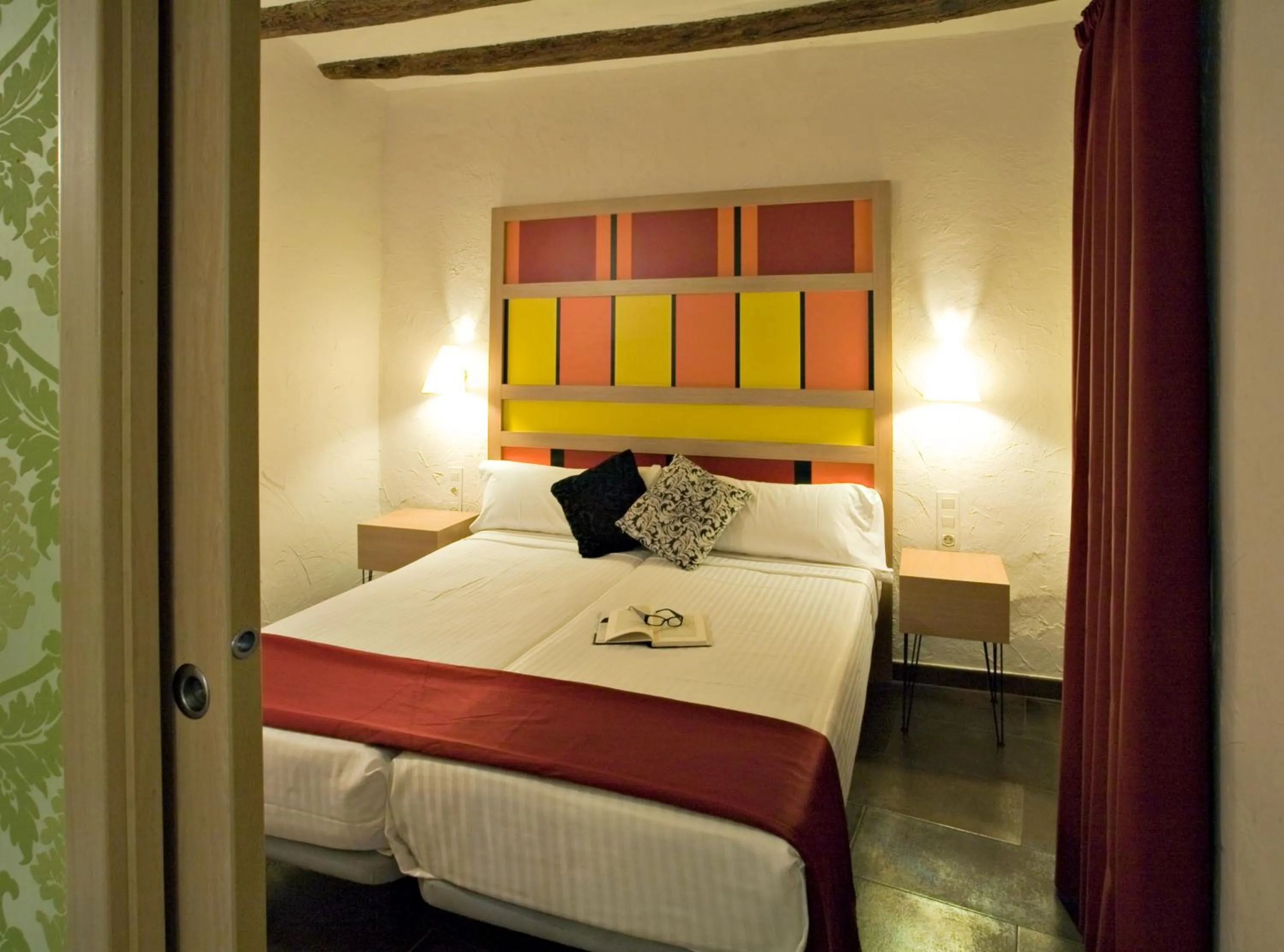 Bedroom, Bed in Apartaments Ciutat Vella