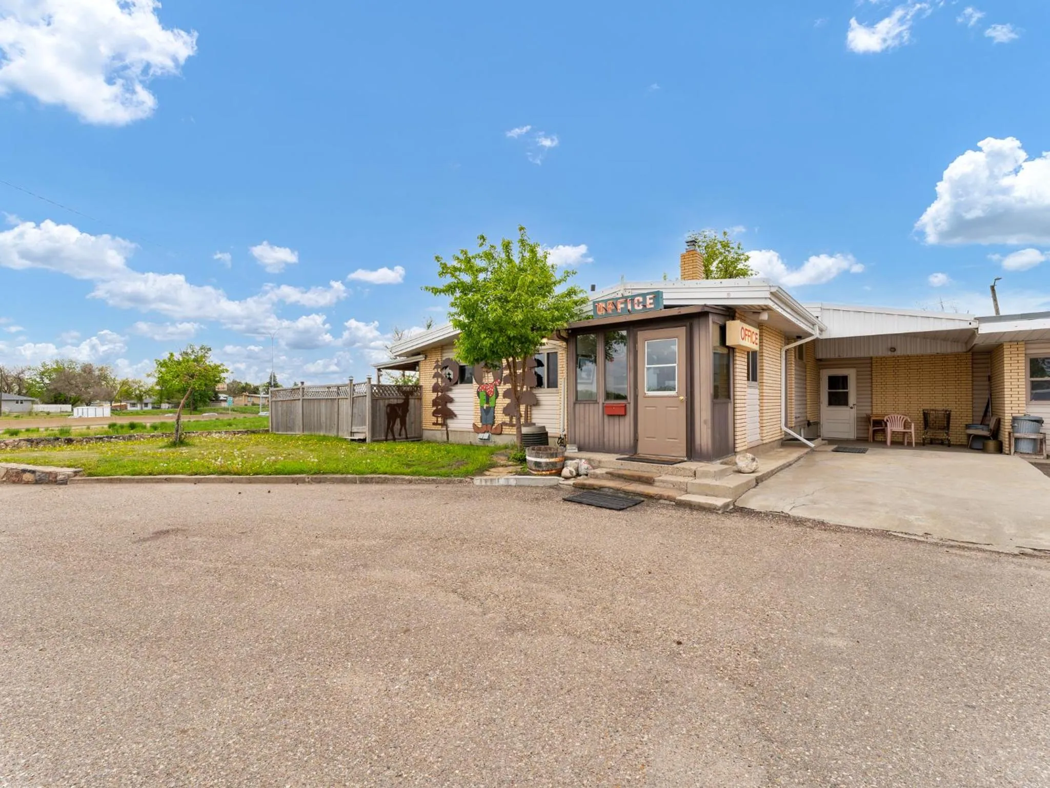Property building in Ranchmen Motel