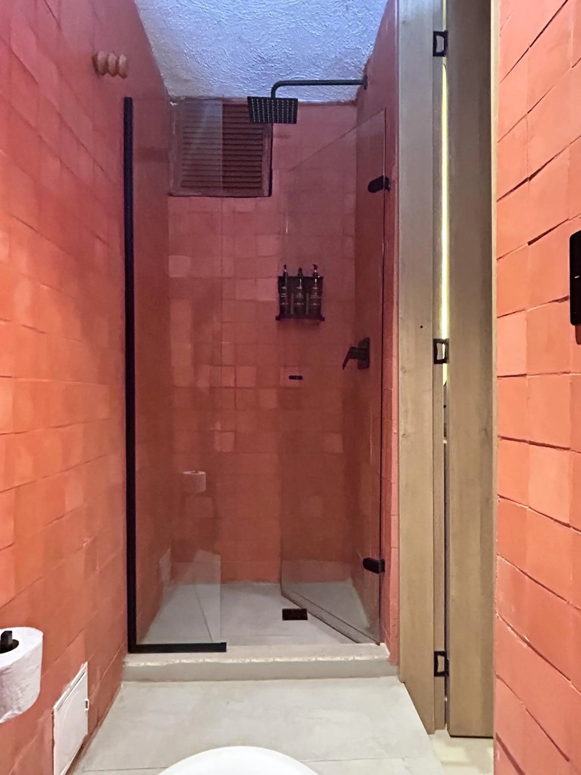 Shower in Mood Matuna Hotel Cartagena