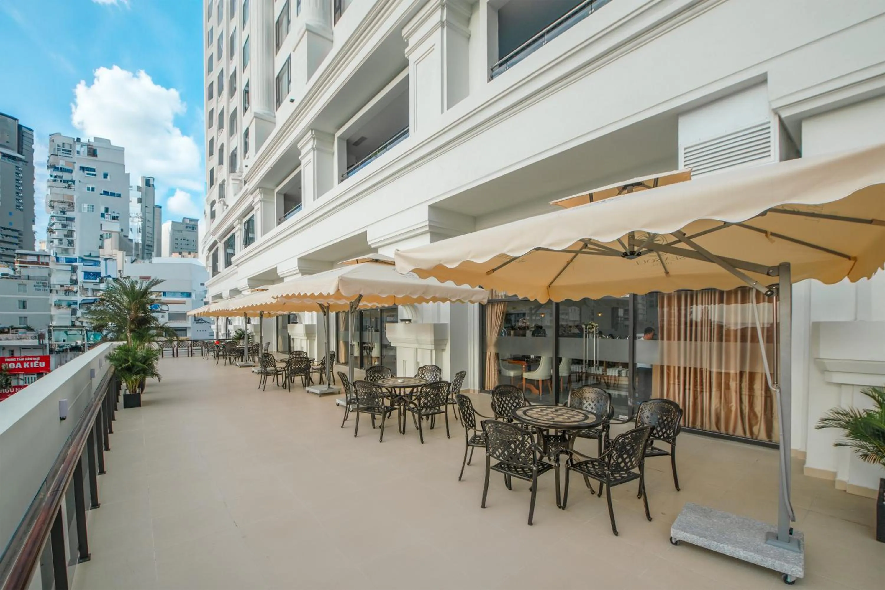 Restaurant/places to eat in Sea Soul Hotel