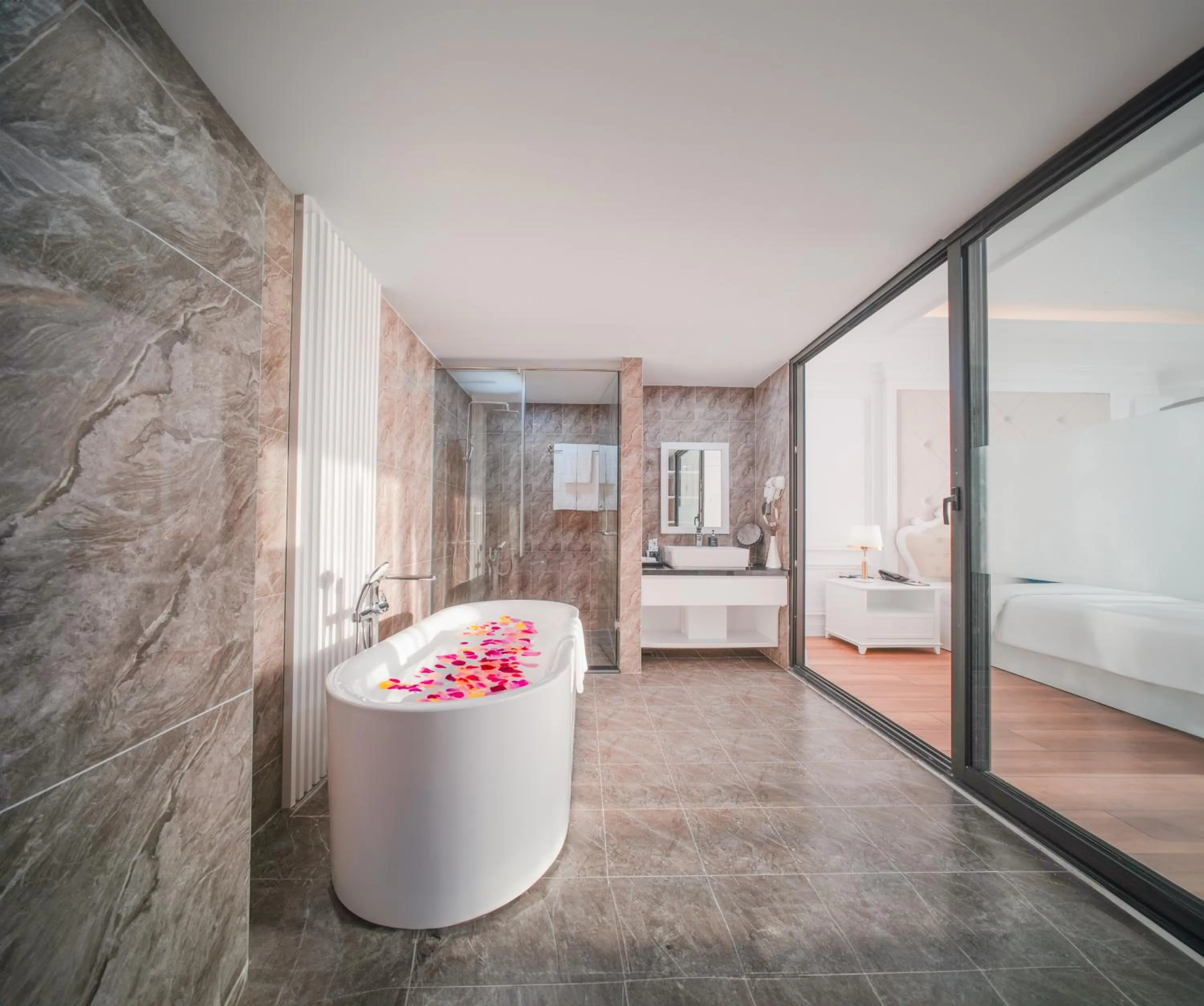 Bath in Sea Soul Hotel