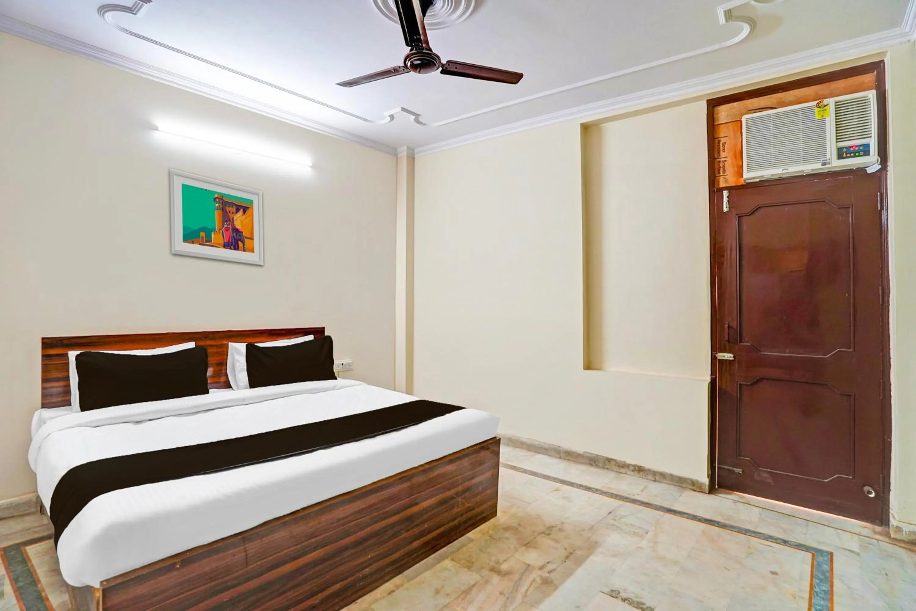 Bedroom, Bed in Super Hotel O JPS Lux