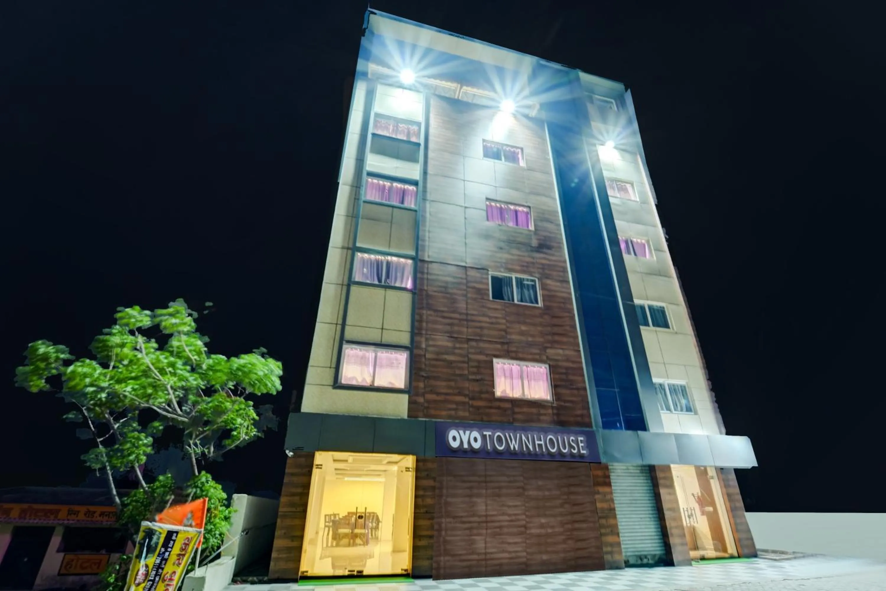 Facade/entrance in Super Townhouse La Vista