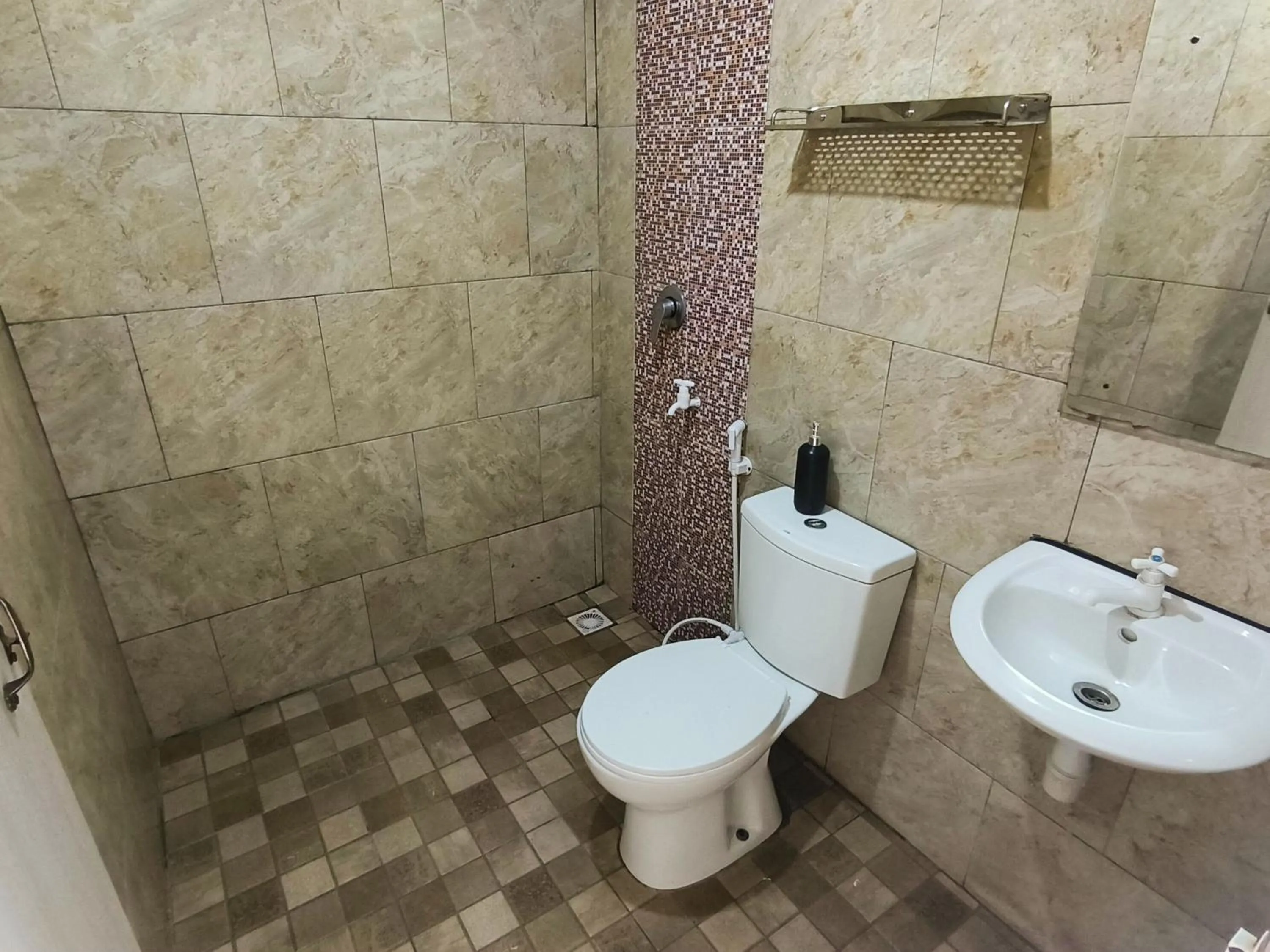 New Bandengan Beach Hotel