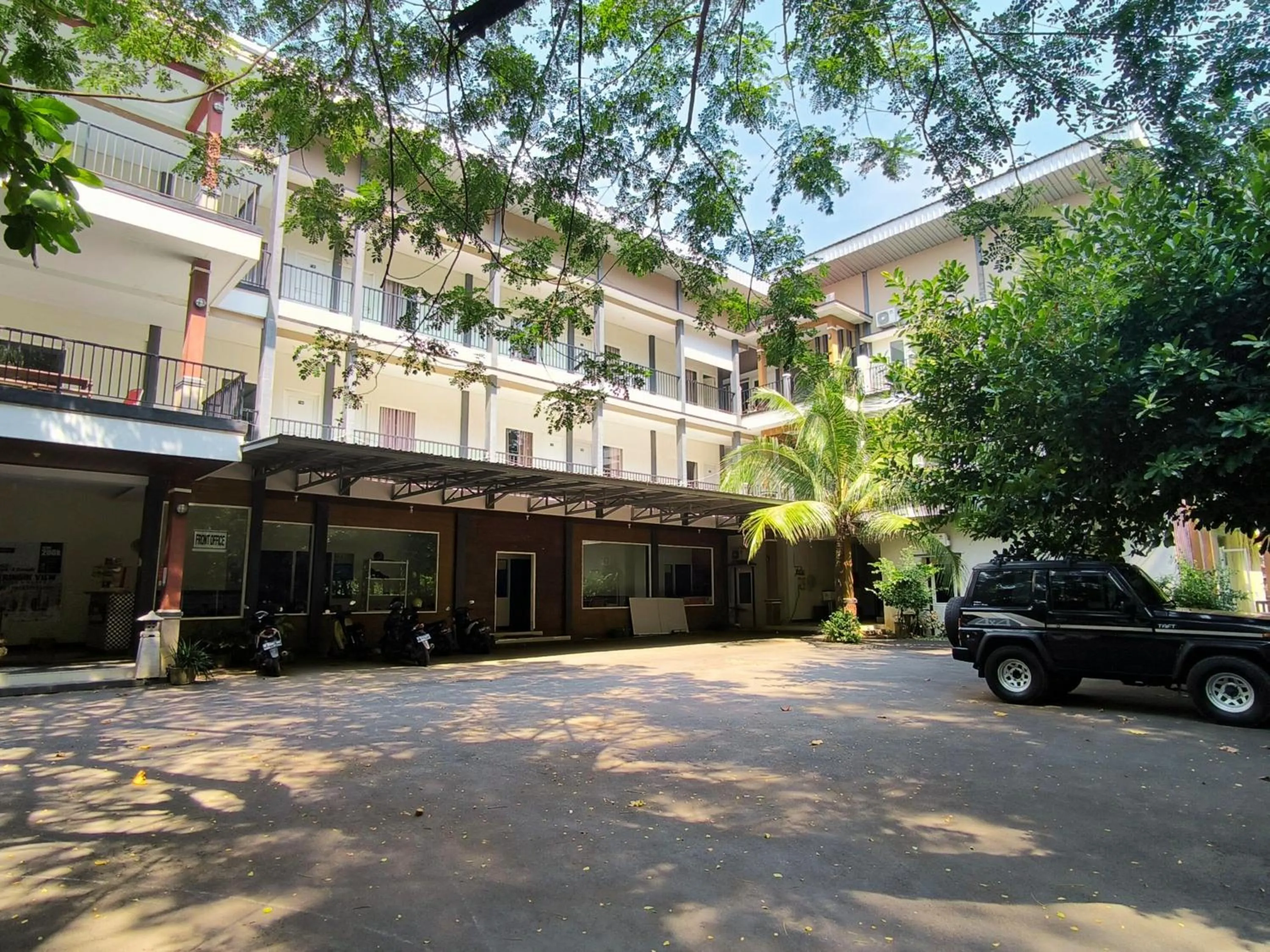 New Bandengan Beach Hotel