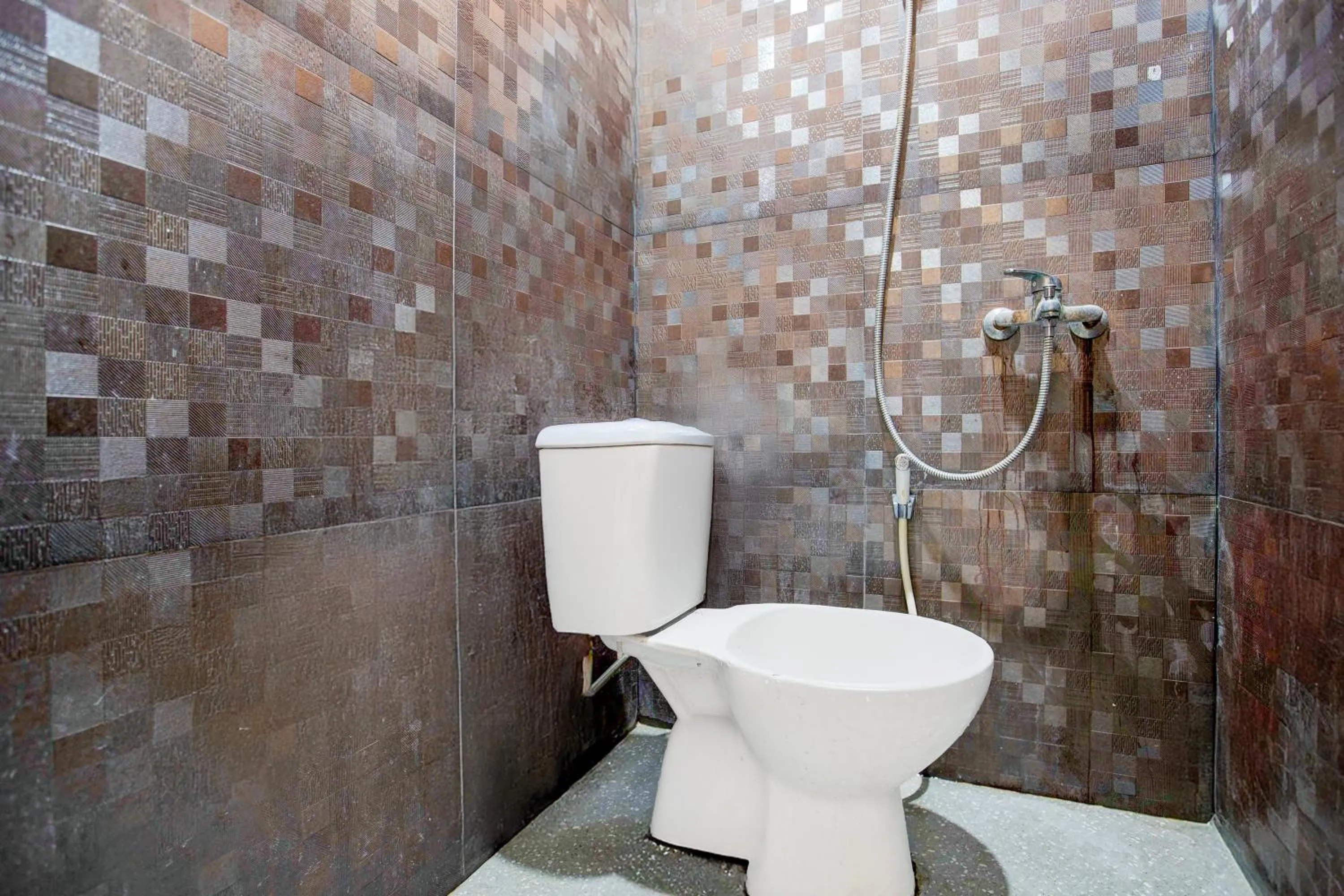 Bathroom in Hotel O Balikpapan near Siloam Hospital formerly Syafla Guest House