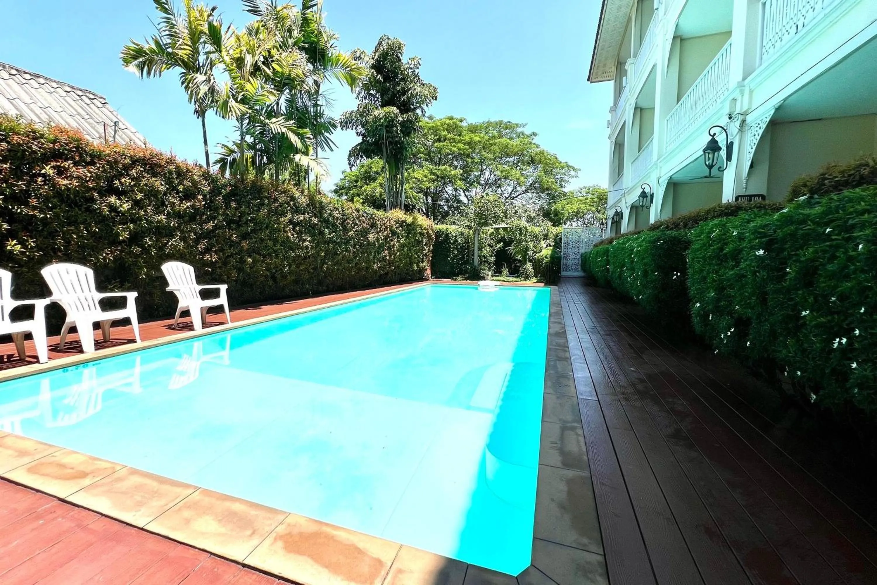 Swimming pool in Phuhunsa Boutique Hotel