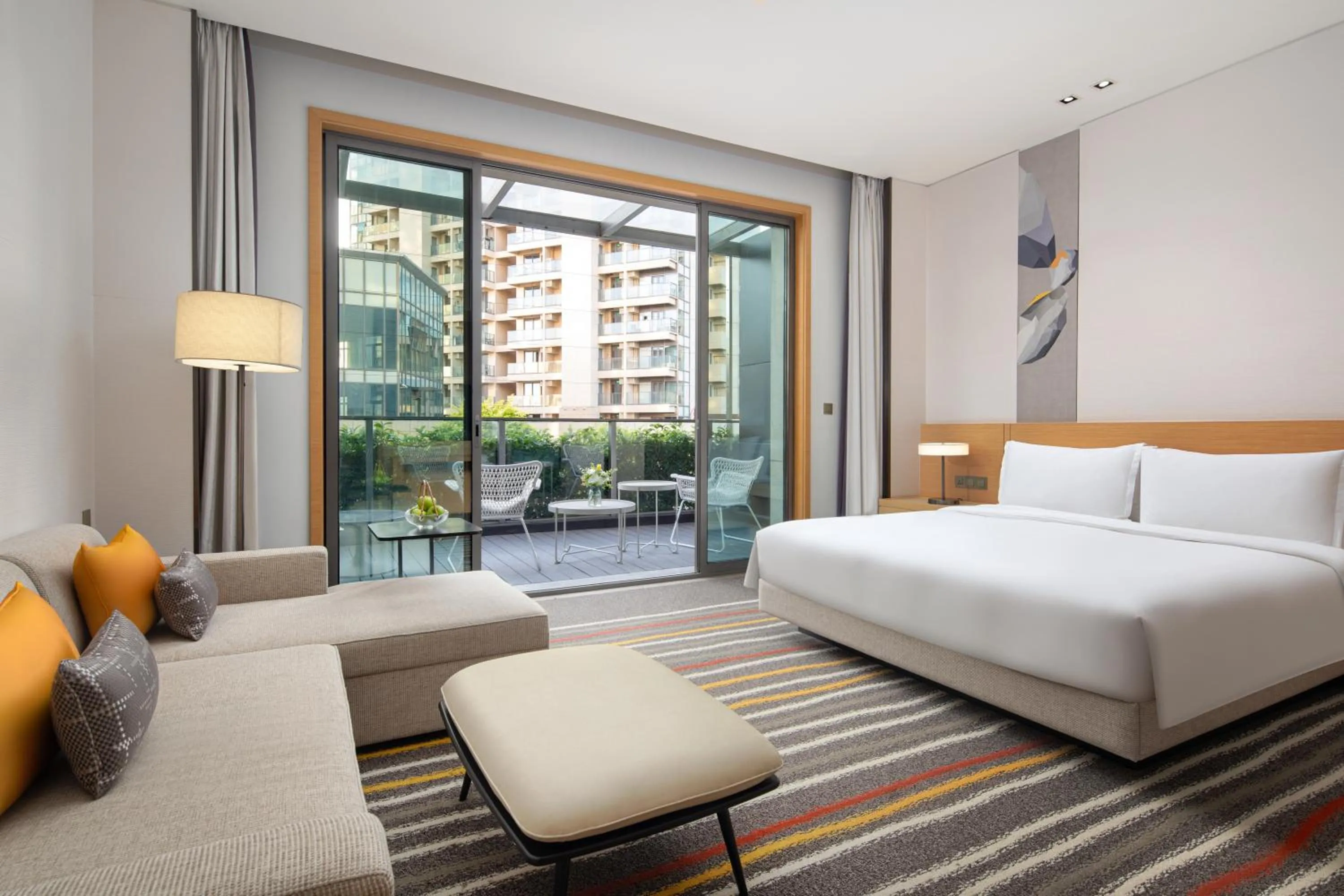 Photo of the whole room, Bed in Fraser Place Wujiaochang Shanghai City Center