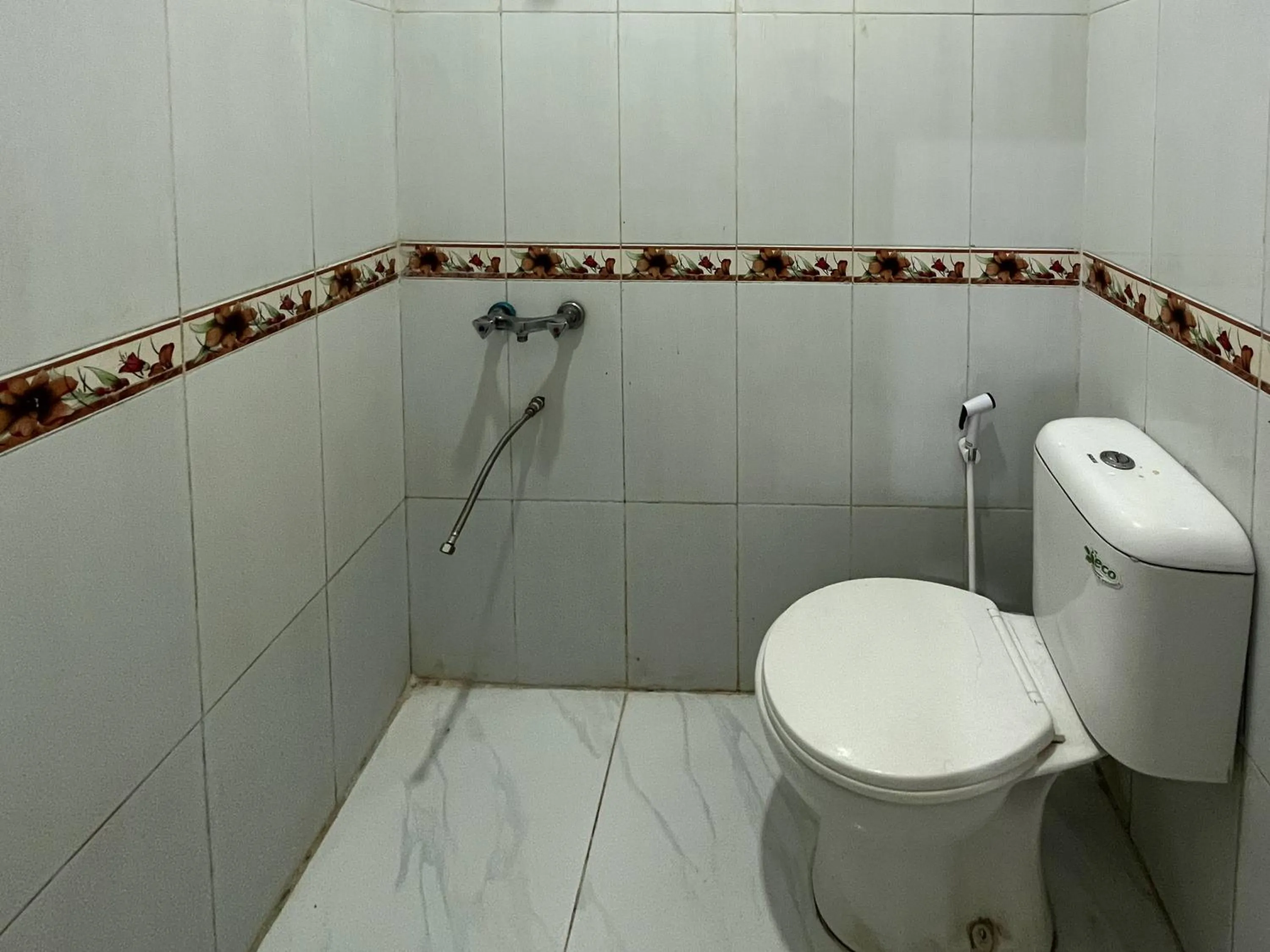 Bathroom in Rumah Bromo RedPartner