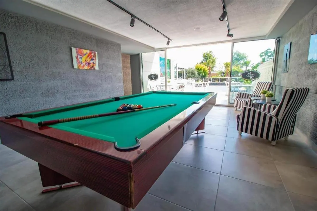 Billiard in Avşar Boutique Hotel