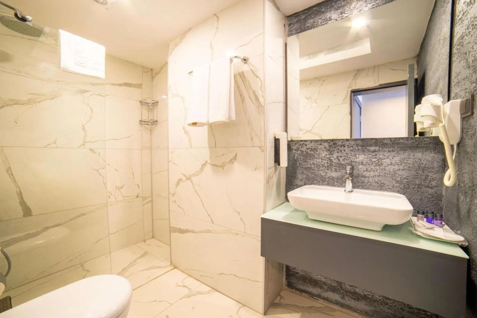 Shower in Avşar Boutique Hotel