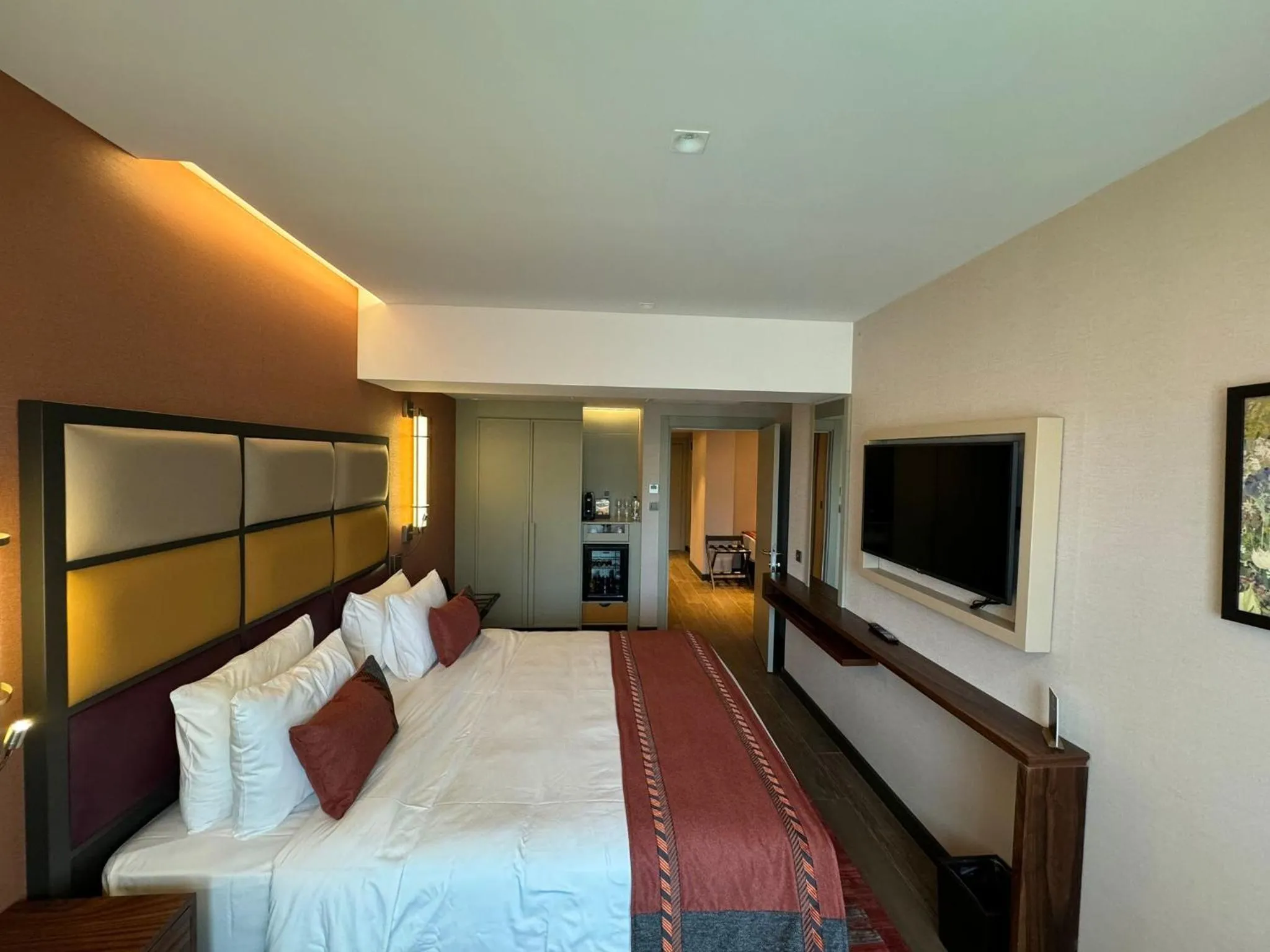 Photo of the whole room, Bed in Sile Gonen Hotel