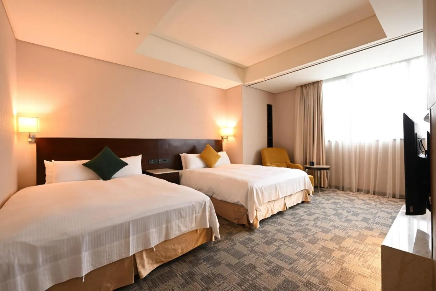 Bed in Via Hotel Breeze