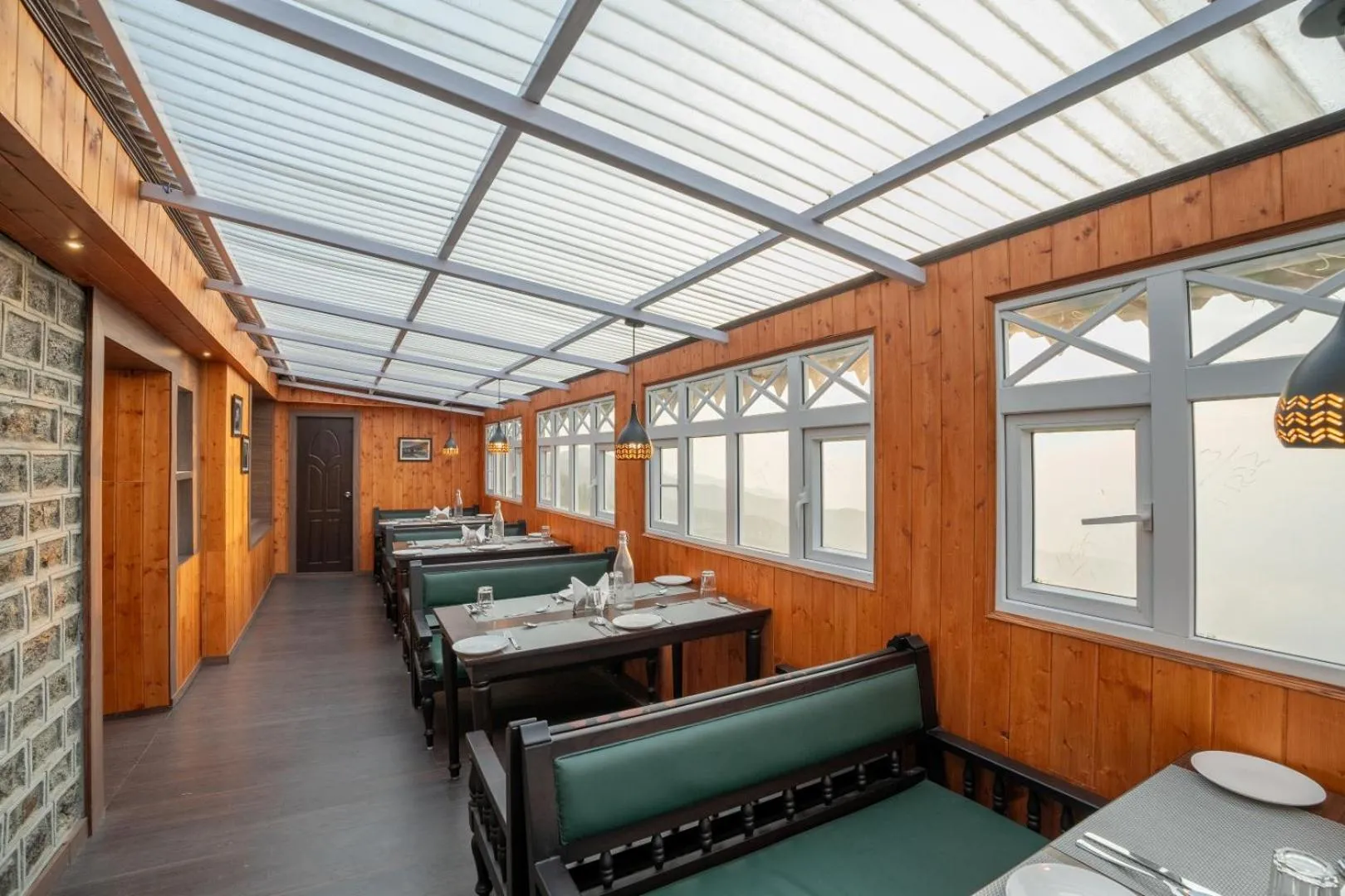 Restaurant/places to eat in Poshtel, Meghma , Sandakphu