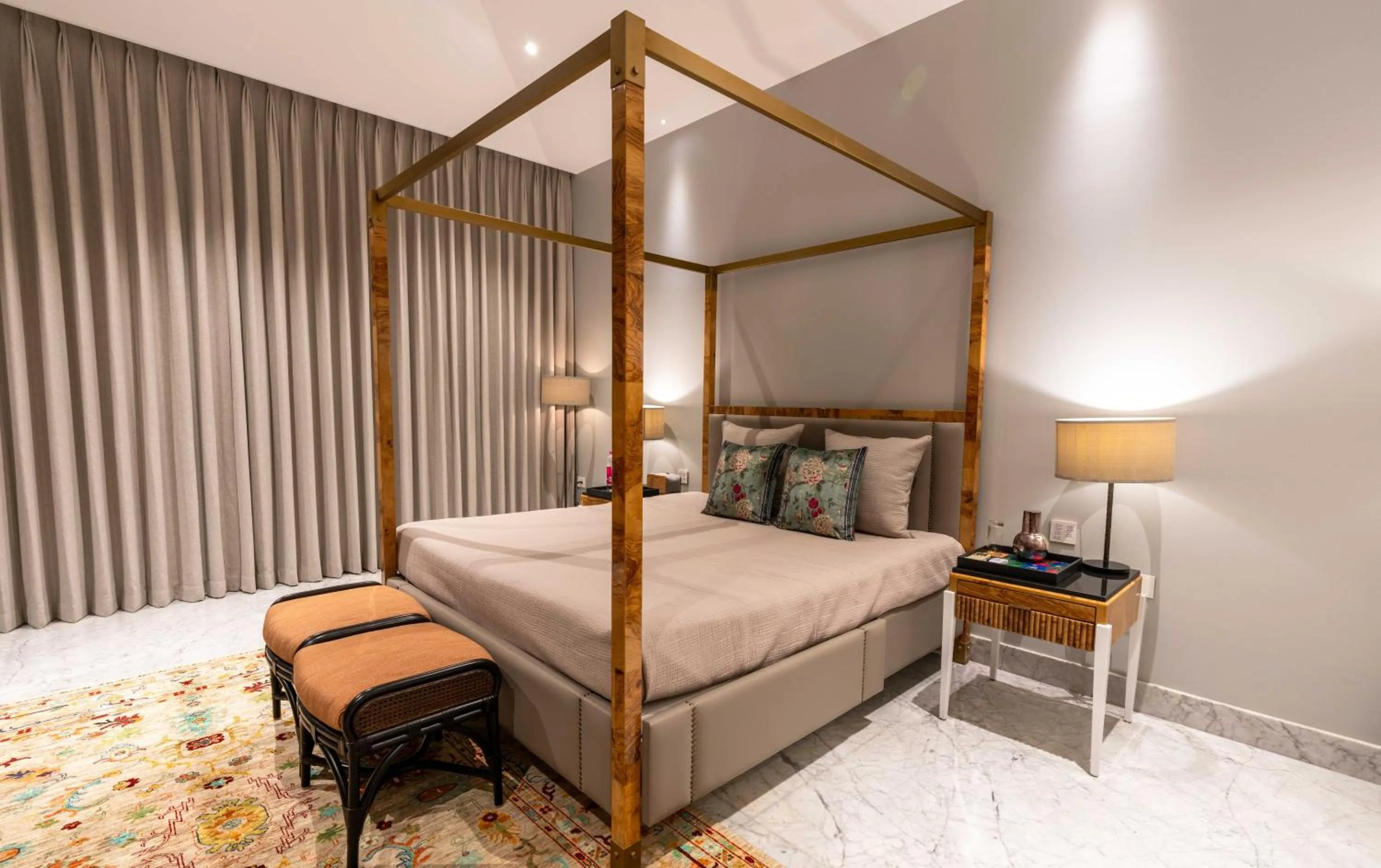 Bed in Amorzito by Solitaire Stays