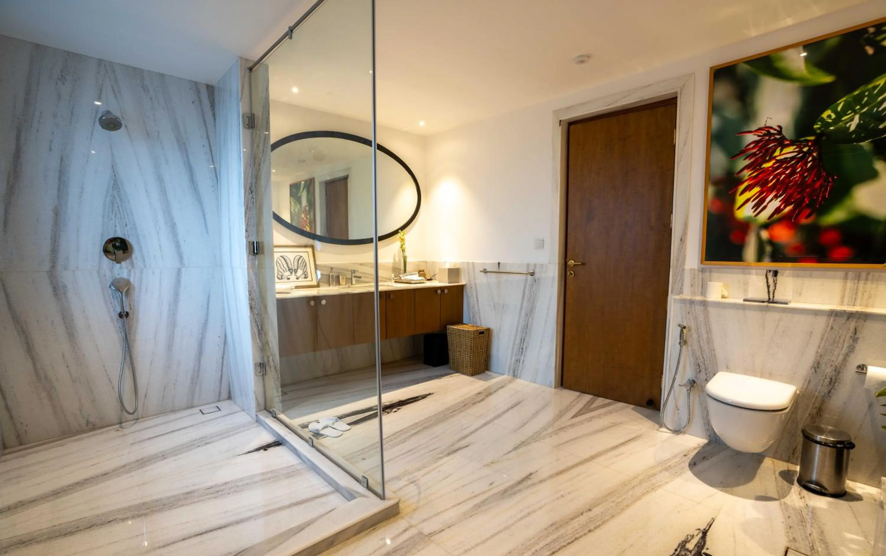 Shower in Amorzito by Solitaire Stays