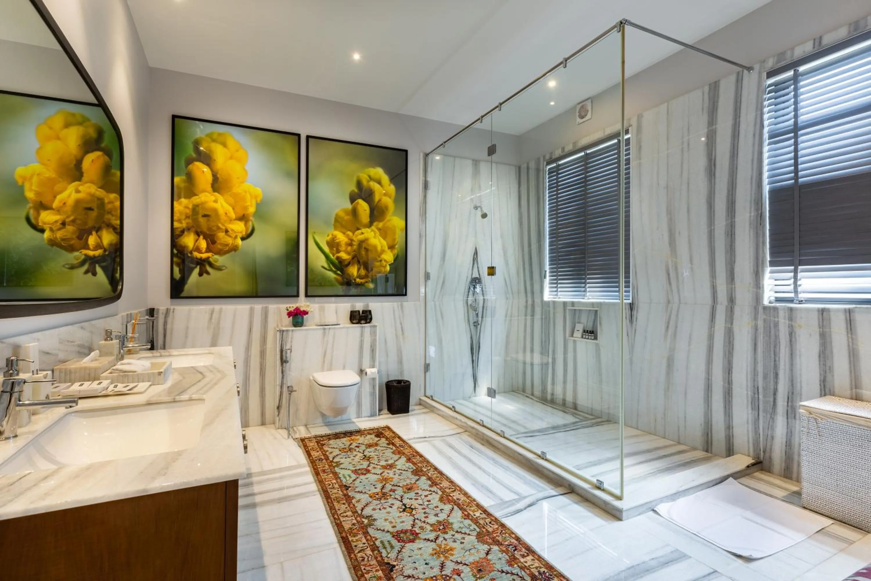 Bathroom in Amorzito by Solitaire Stays