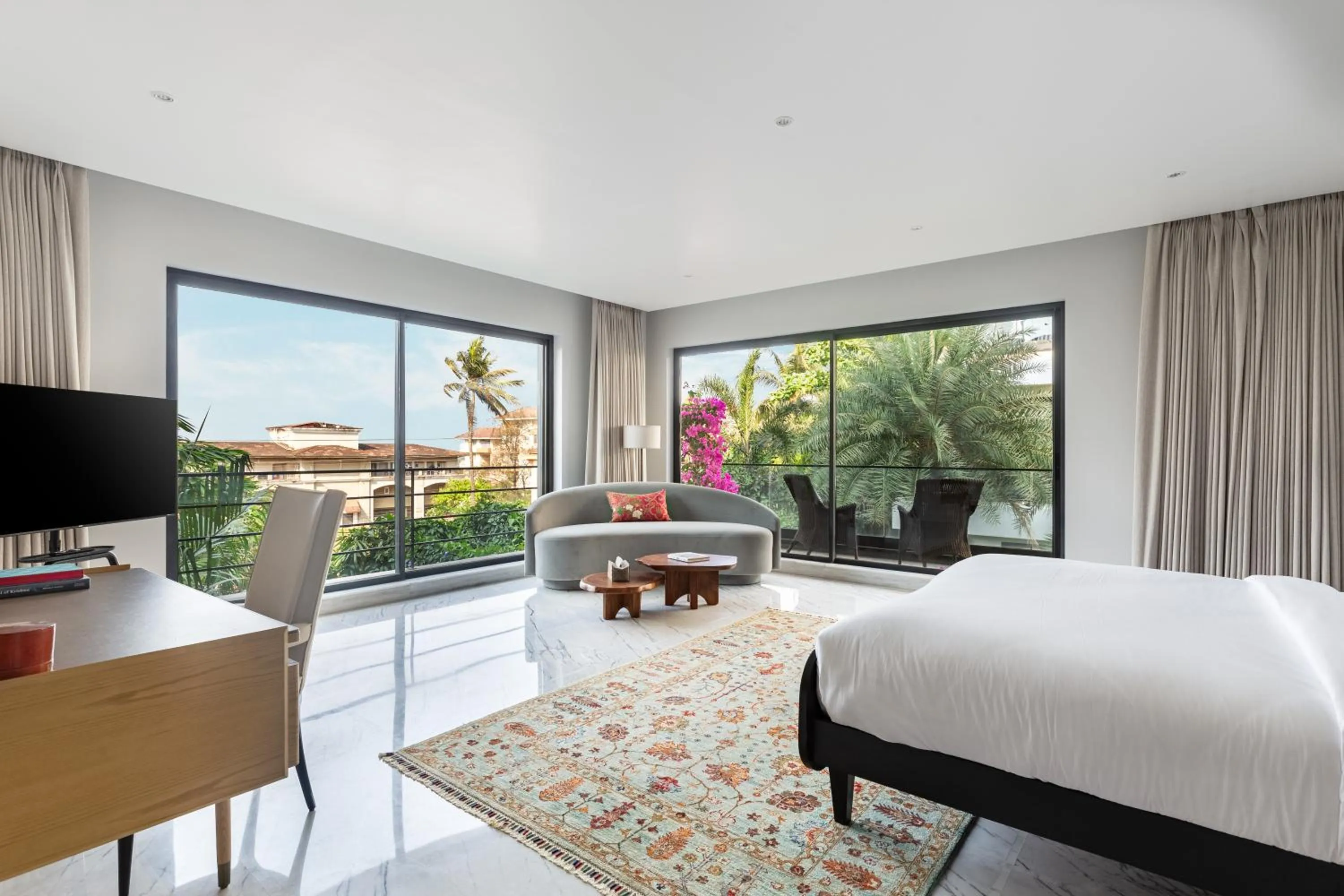 Amorzito by Solitaire Stays