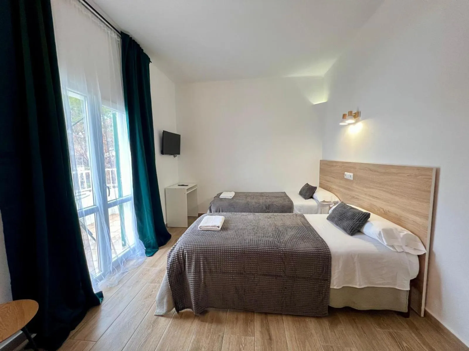 Photo of the whole room, Bed in Hostal Oasis Dor