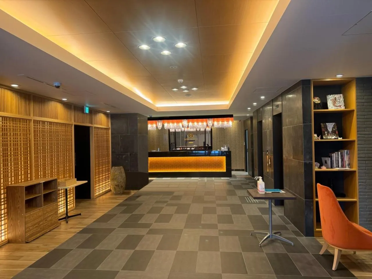 Lobby or reception in APA Hotel Kyoto Gojo Omiya