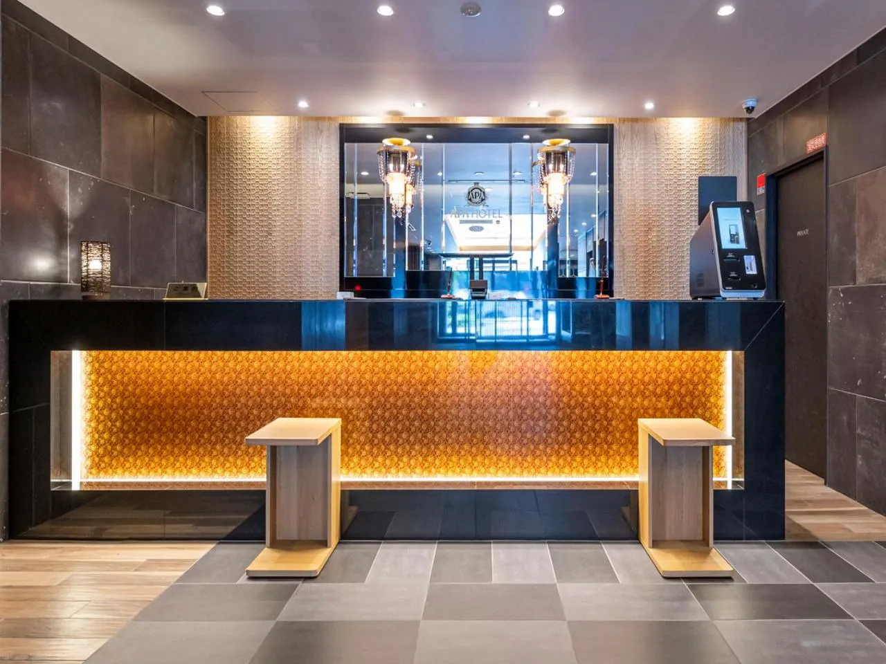 Lobby or reception in APA Hotel Kyoto Gojo Omiya
