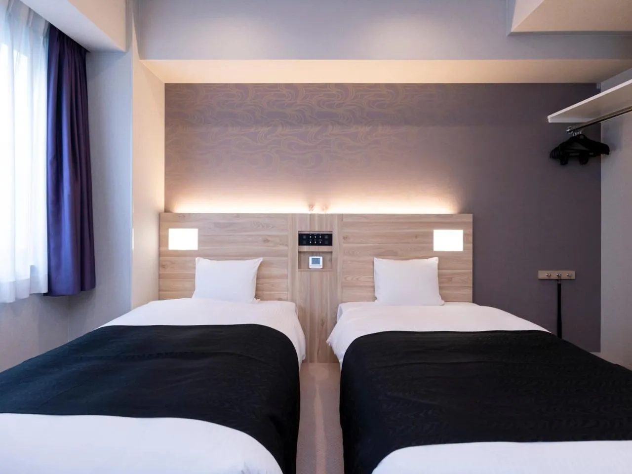 Photo of the whole room, Bed in APA Hotel Kyoto Gojo Omiya