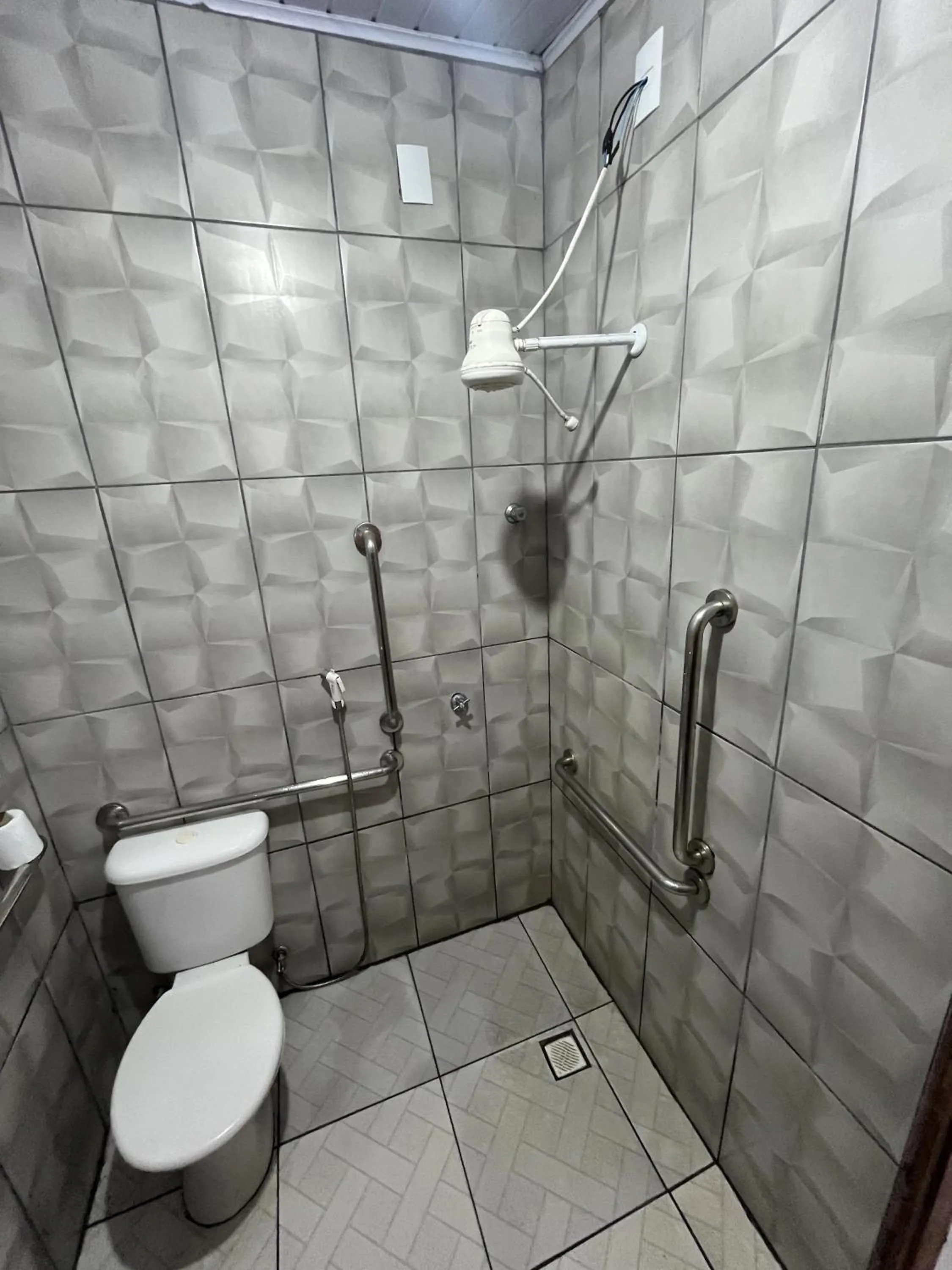 Bathroom in Pousada Aloha Santos