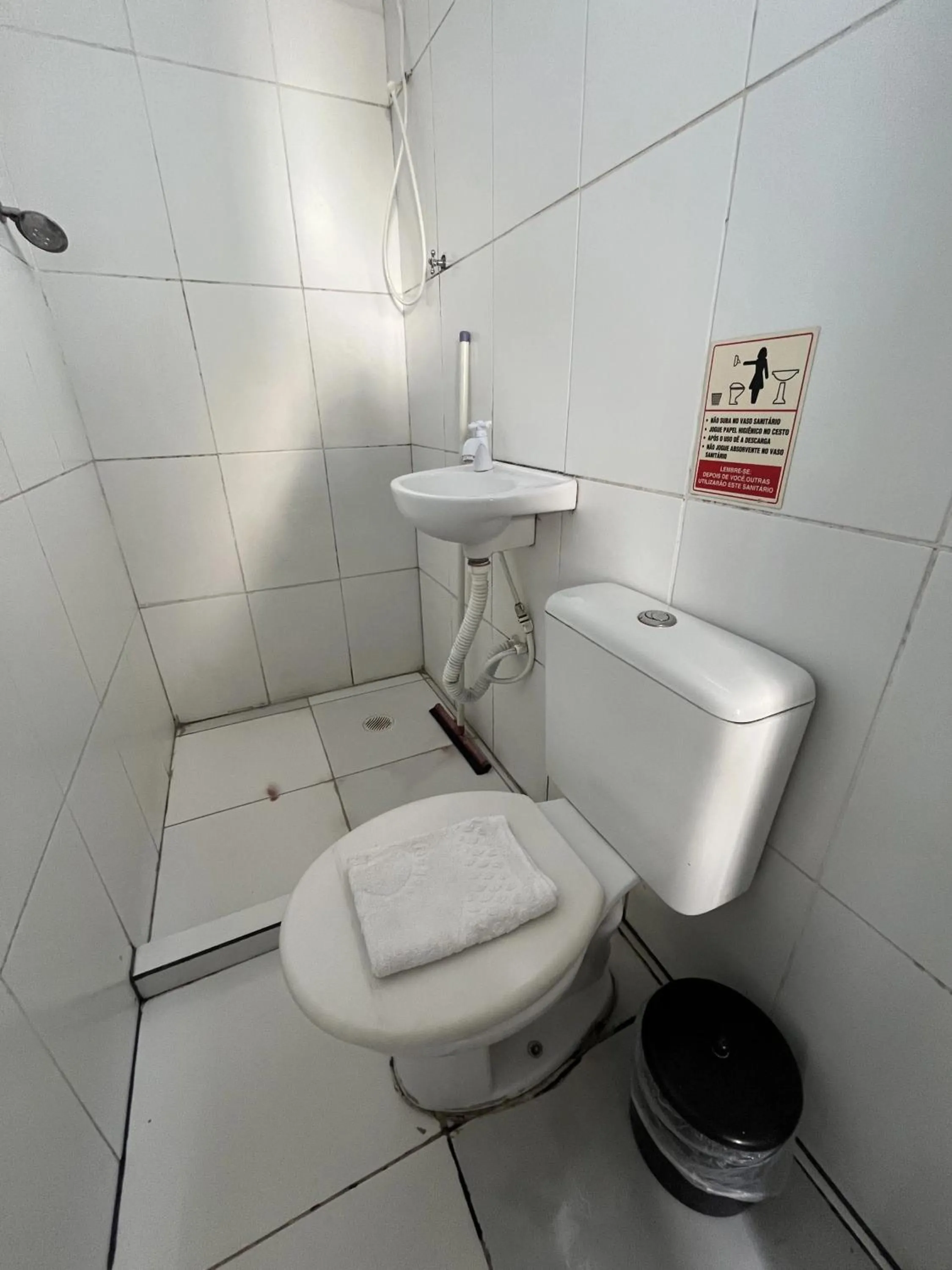 Bathroom in Pousada Aloha Santos