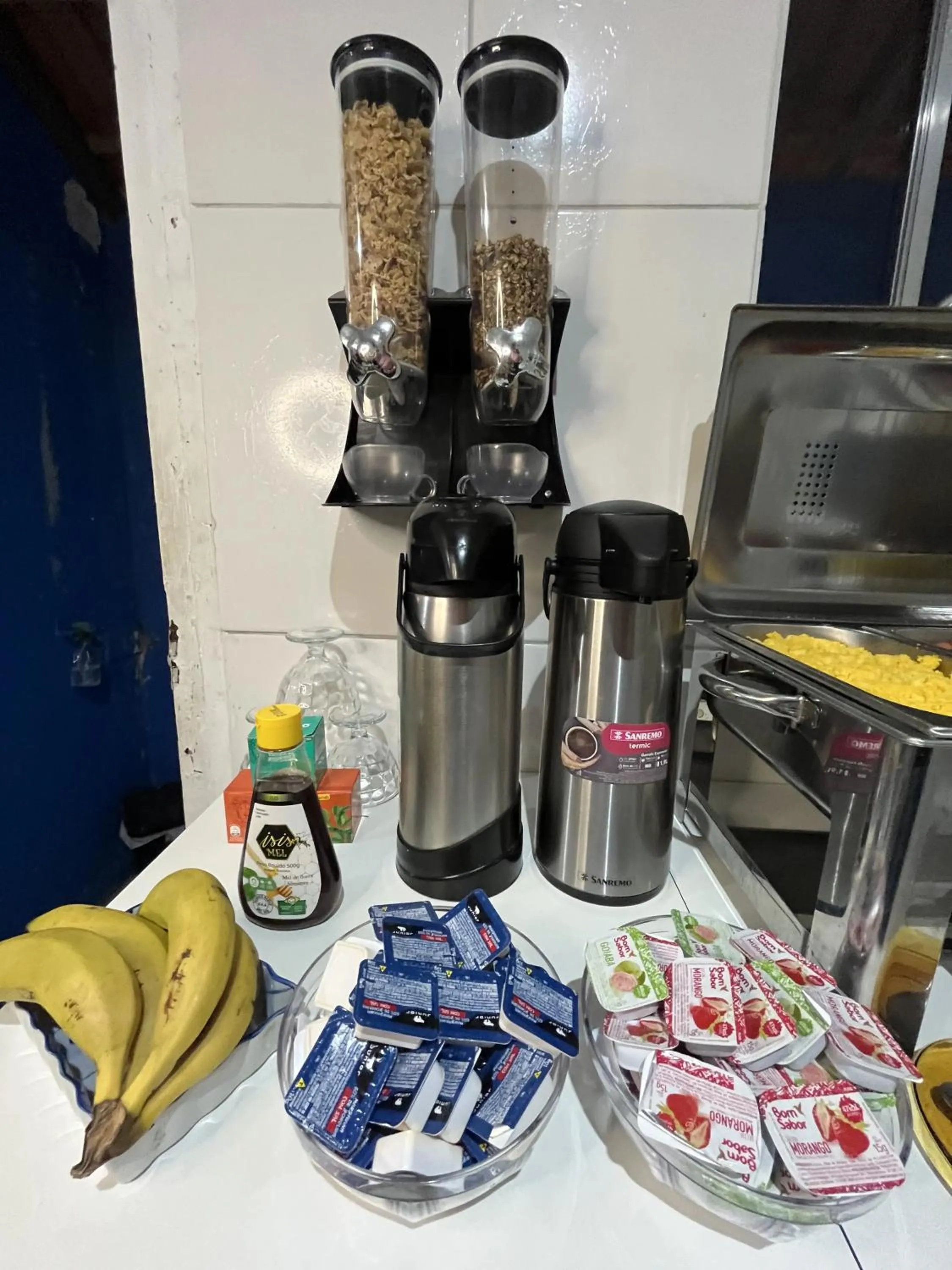 Breakfast in Pousada Aloha Santos