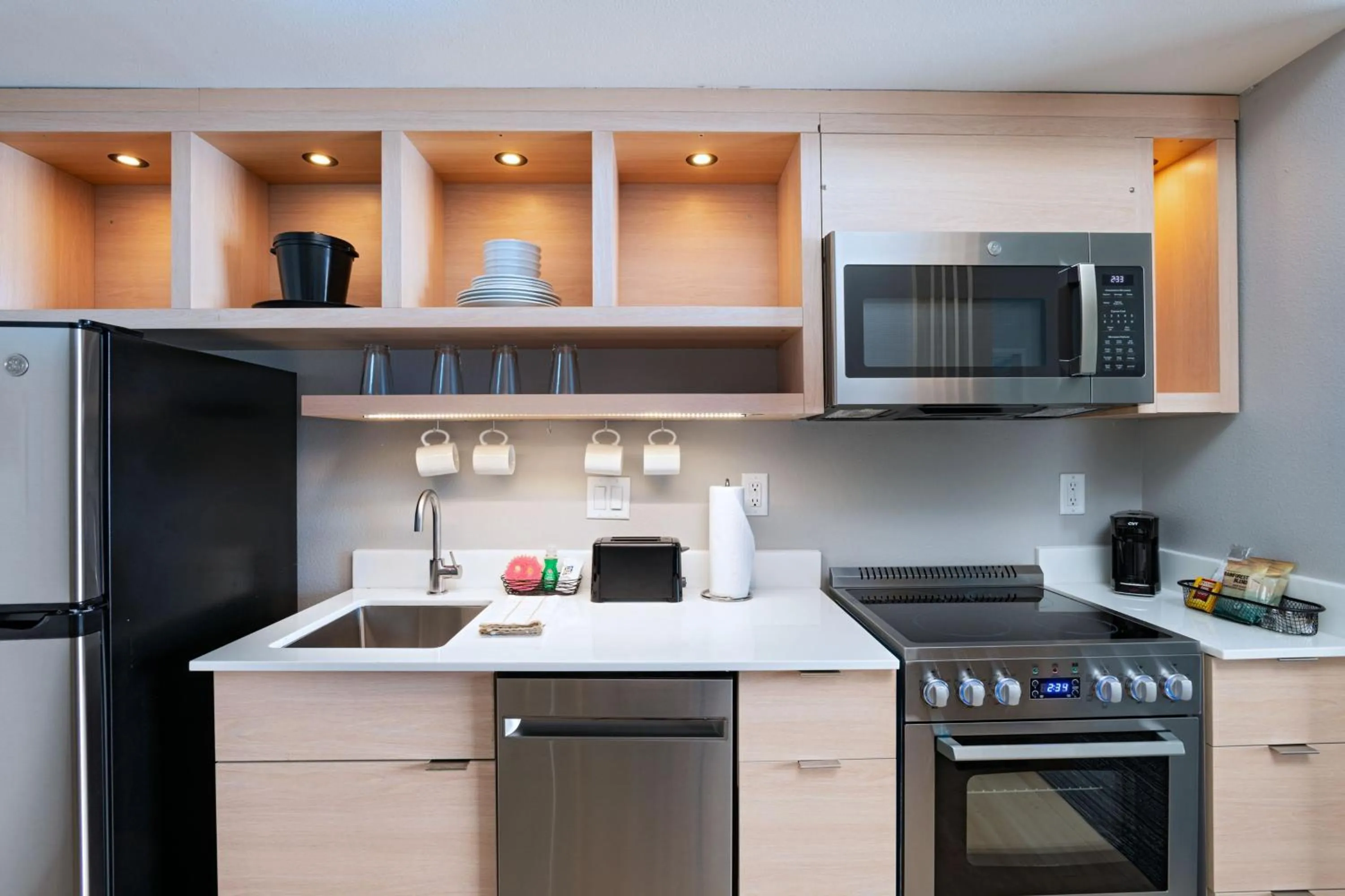 Kitchen or kitchenette in TownePlace Suites by Marriott Stafford Sugar Land